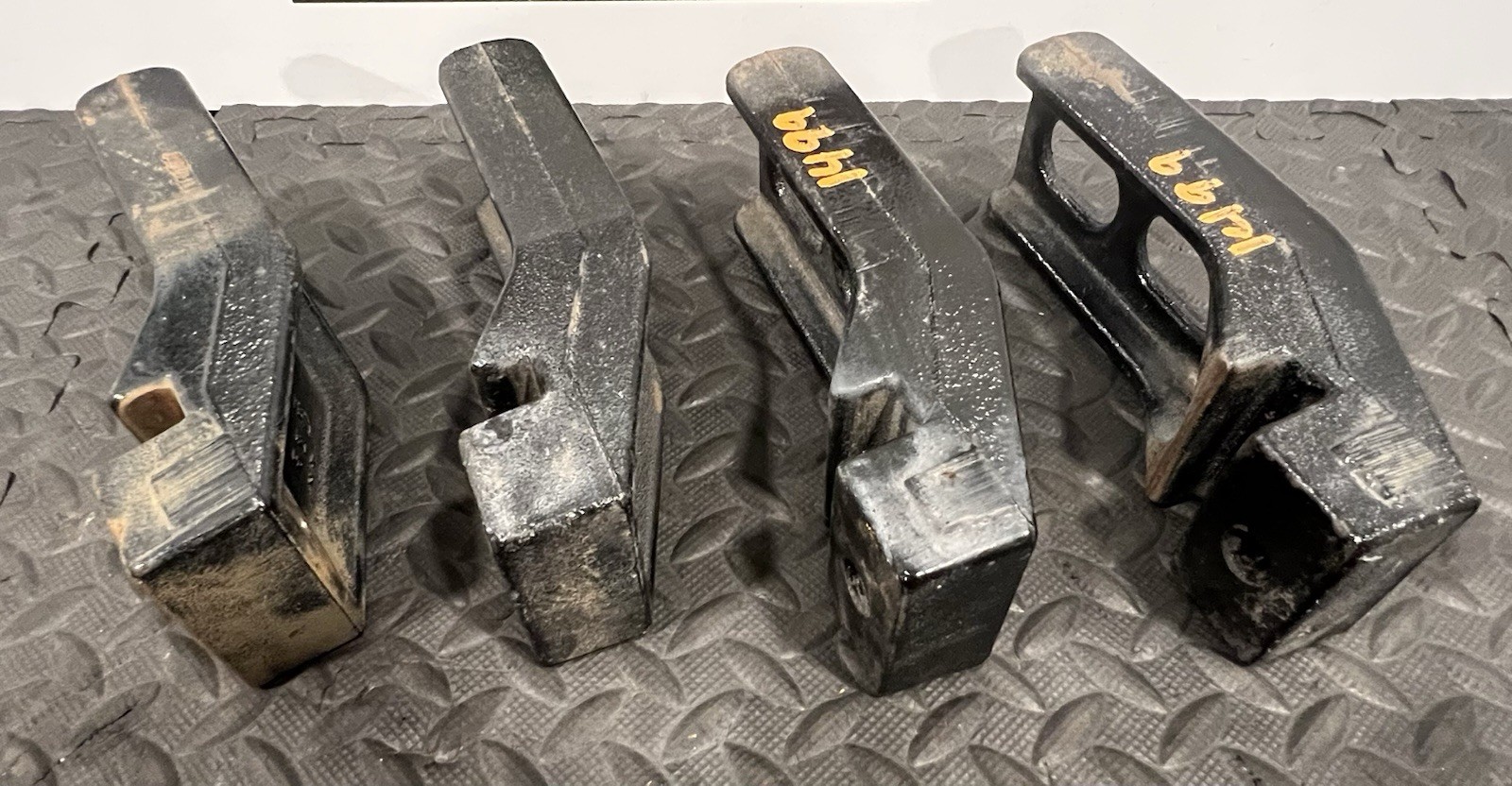 Kenworth Airglide 400/8 Bag – Axle Bump Stop PN: C83-1036 (#15067) Sold Separate