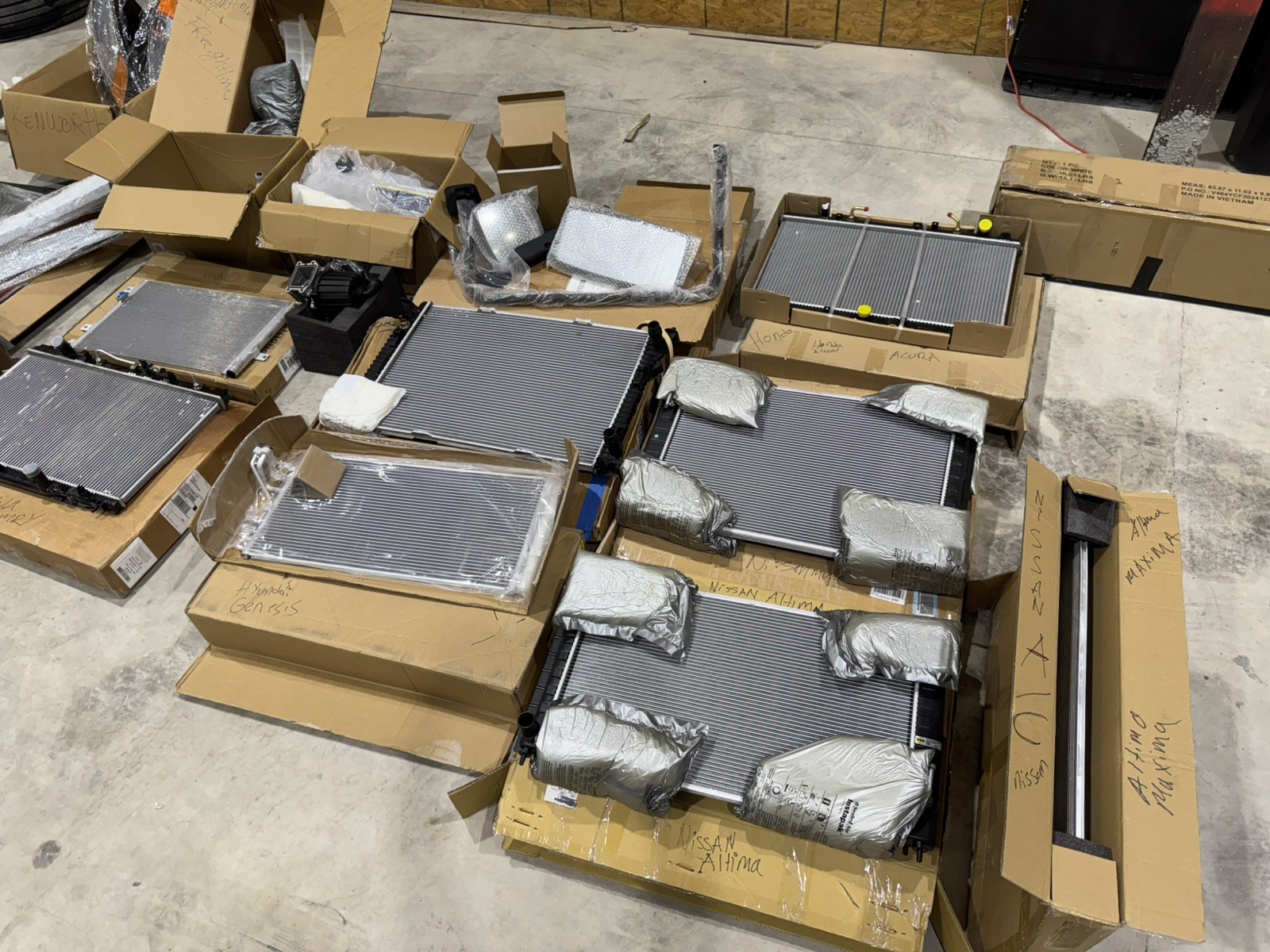 PETERBILT KENWORTH VOLVO MACK SEMI TRUCK PARTS BULK SALE & CAR RADIATORS