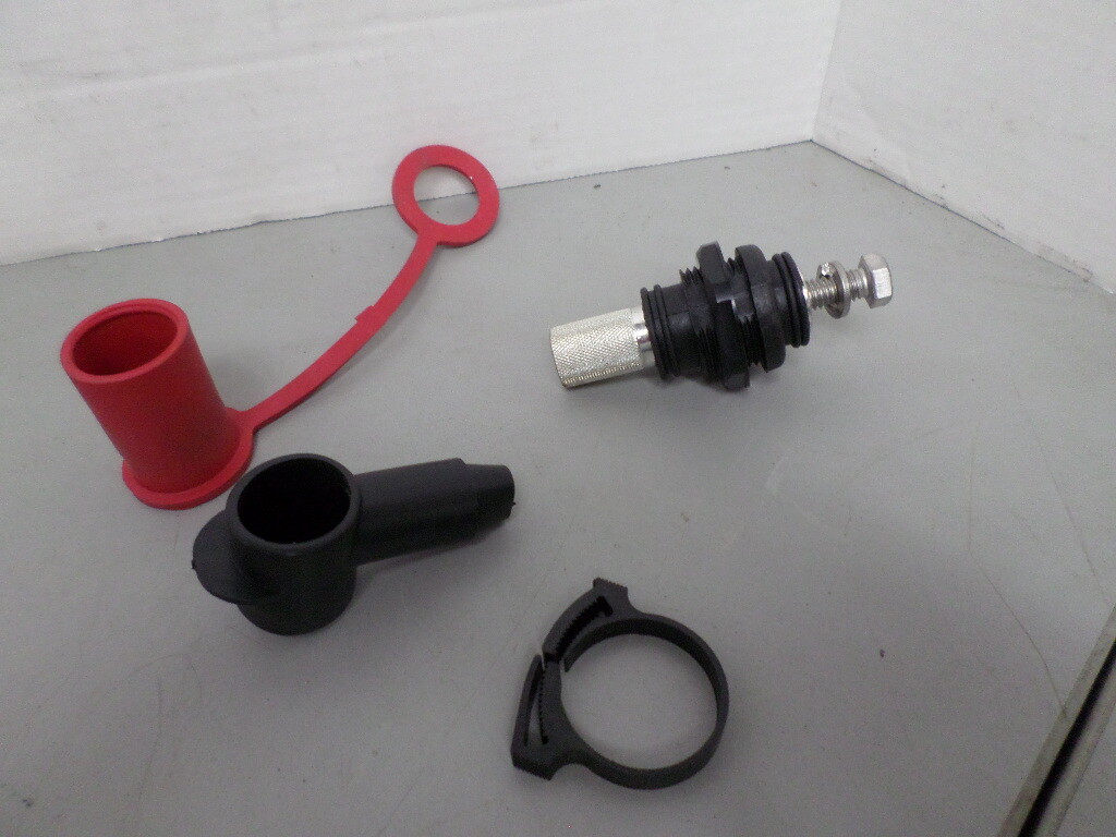 8900215R91 International Navistar Jump Start Stud Battery Remote mount Truck OEM