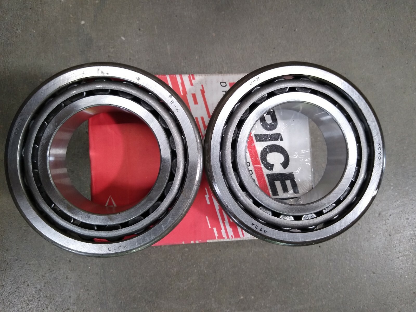 706070X NEW GENUINE OEM DANA SPICER BEARING CARRIER KIT FORD 10.25 10.5 DODGE 80