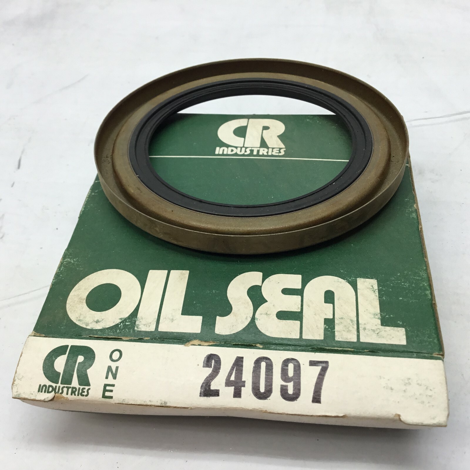 CR Chicago Rawhide oil seal 24097 SKF