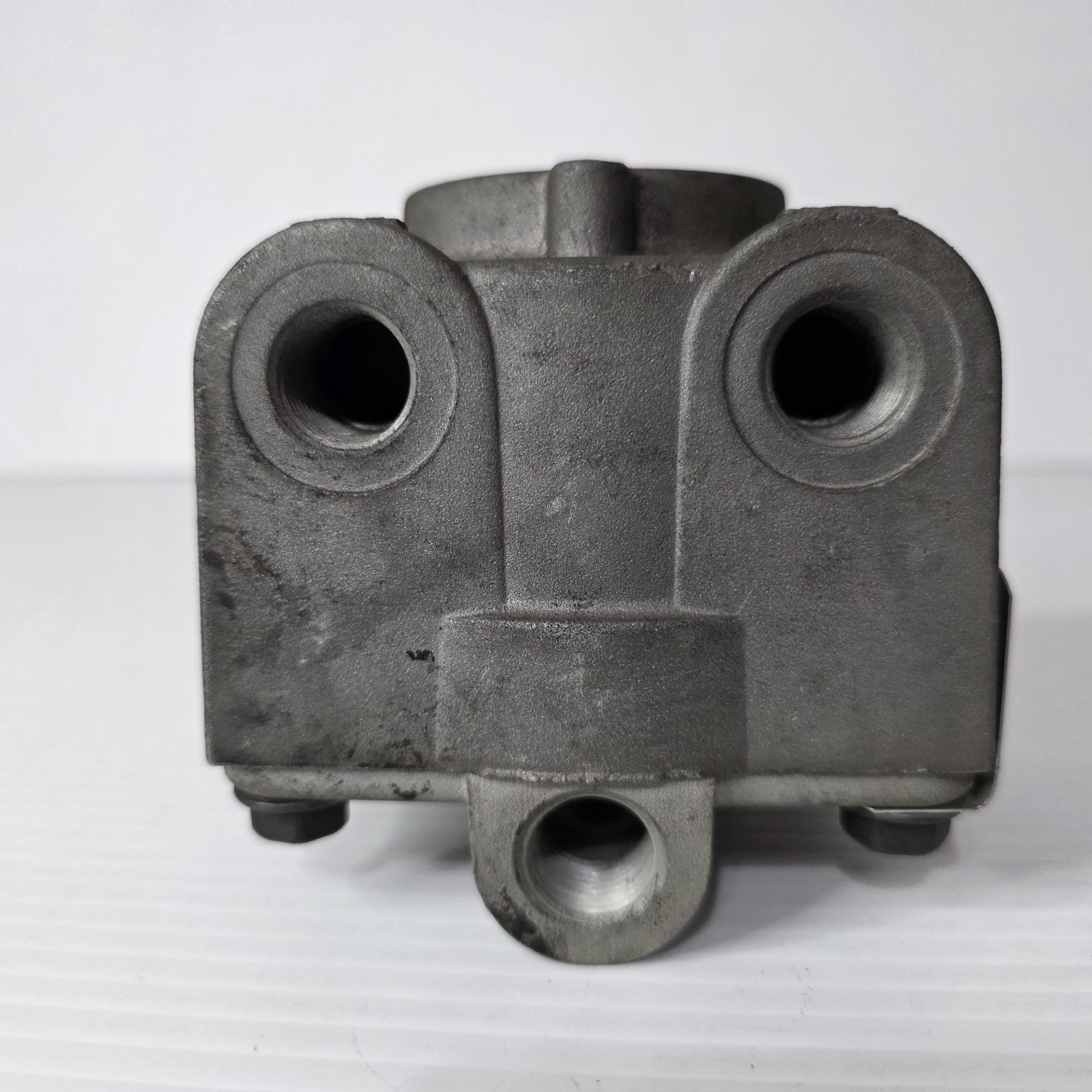 Meritor Wabco KN28060 Air Brake Relay Valve