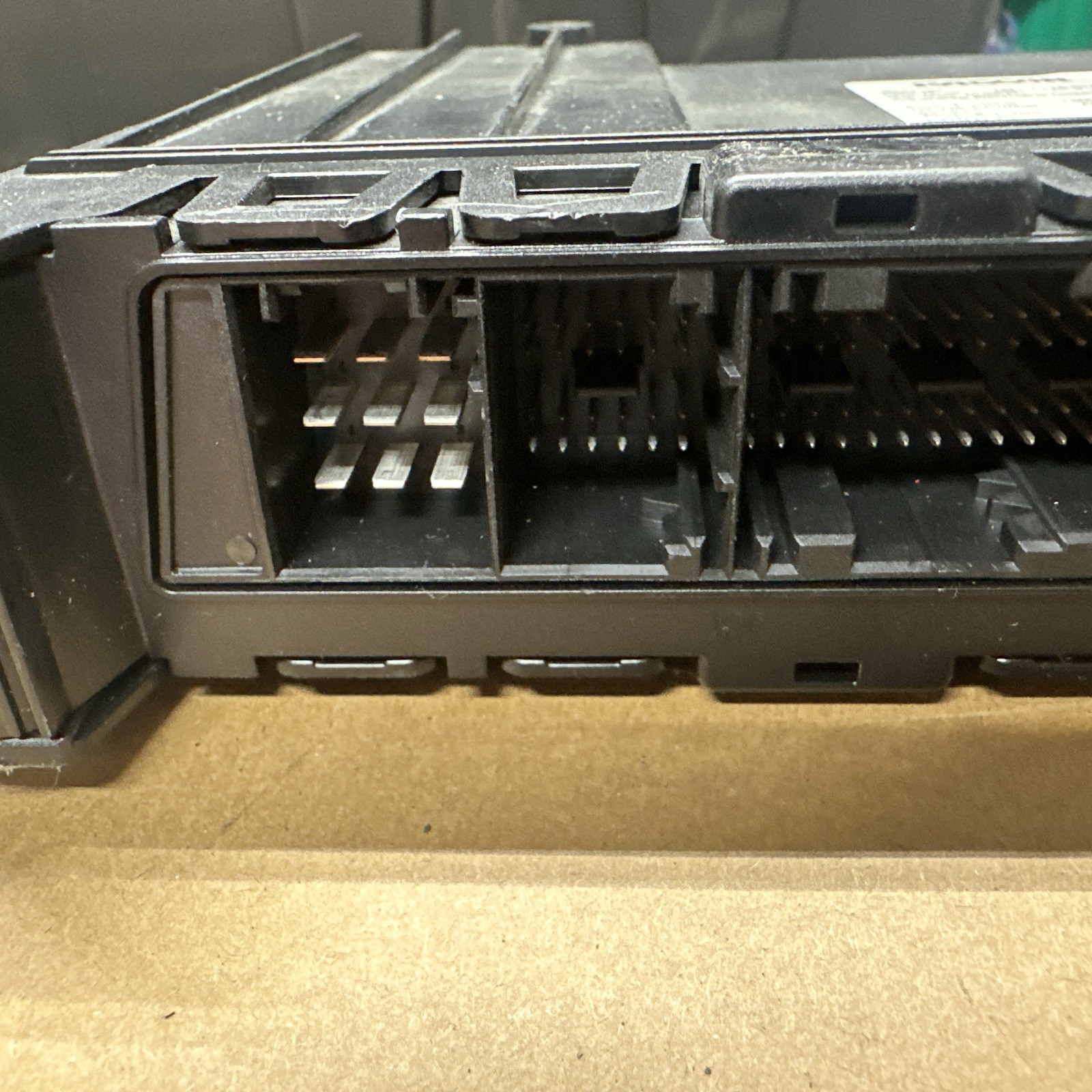 Paccar OEM VECU 12V Cab Control Module P/N Q21-1126-910-910 Kw Pb