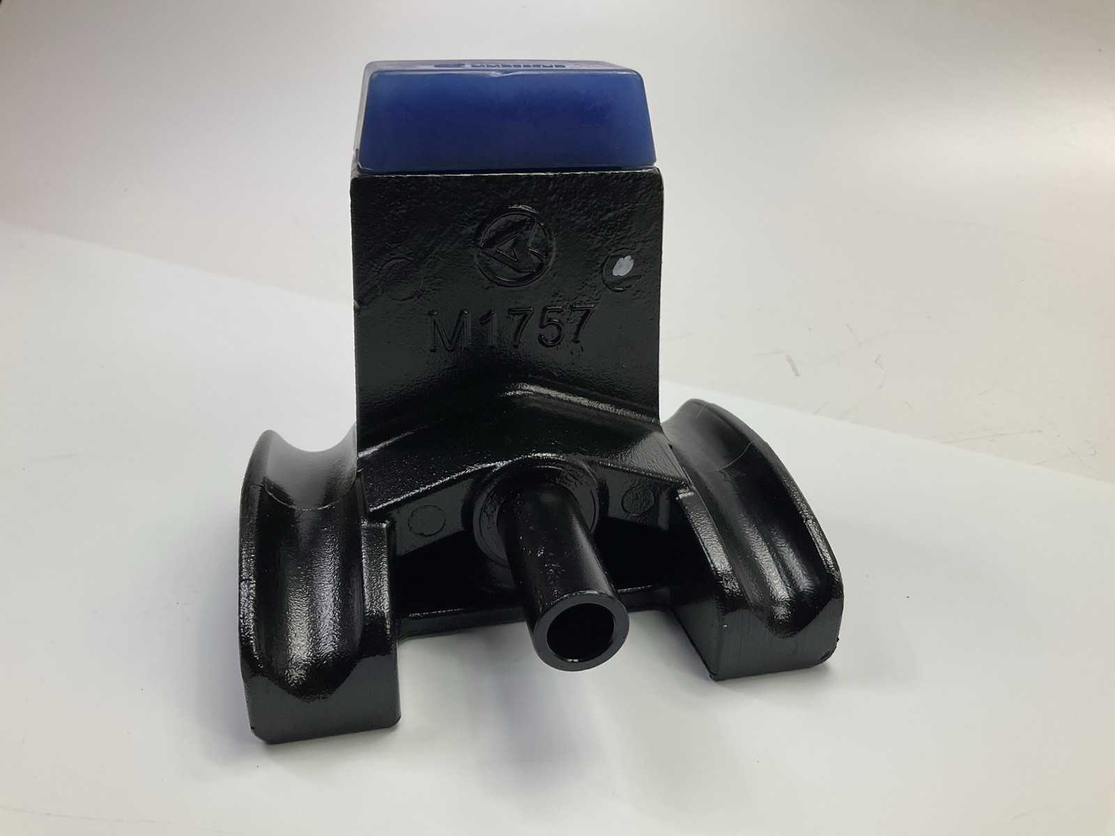 Automann M1757UB Front Shock Bracket Poly Bumper Replaces Peterbilt # 201782