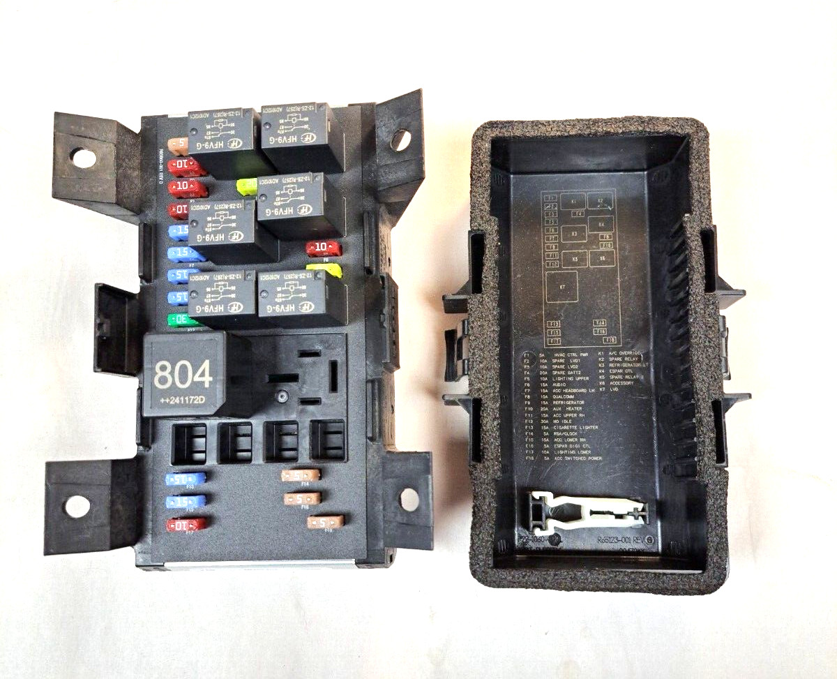 PACCAR PDC SLEEPER CAB FUSE BOX ASSEMBLY P27-1224-0120