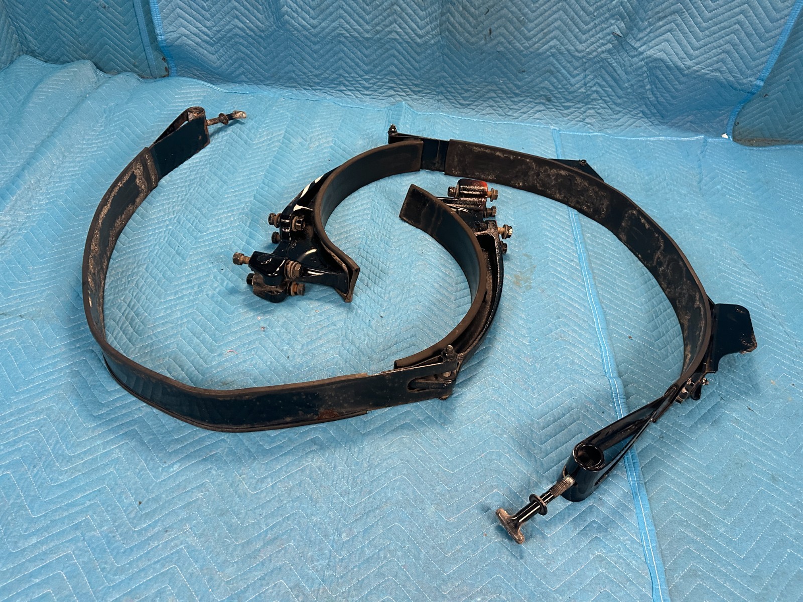 Freightliner Cascadia 126 Fuel Tank Hanger Bracket w/Strap Driver 2pc Set 20 OEM