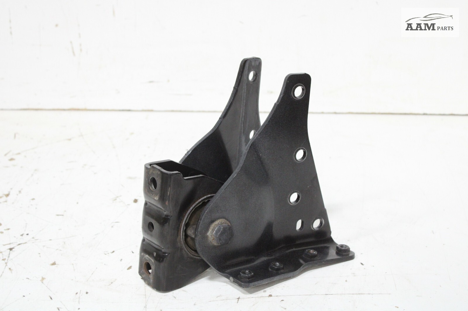 18-23 FREIGHTLINER CASCADIA FRONT LEFT CAB MOUNT BRACKET A18-59209-000 OEM