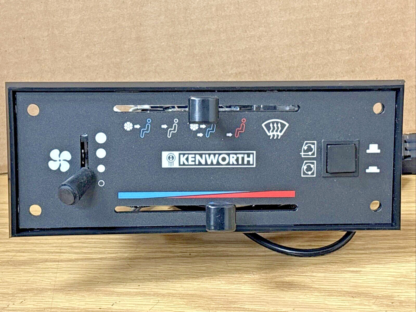 NEW PACCAR OEM HEAT / AC TEMPERATURE CONTROL PANEL ASSEMBLY UNIT ~ K092-399-1