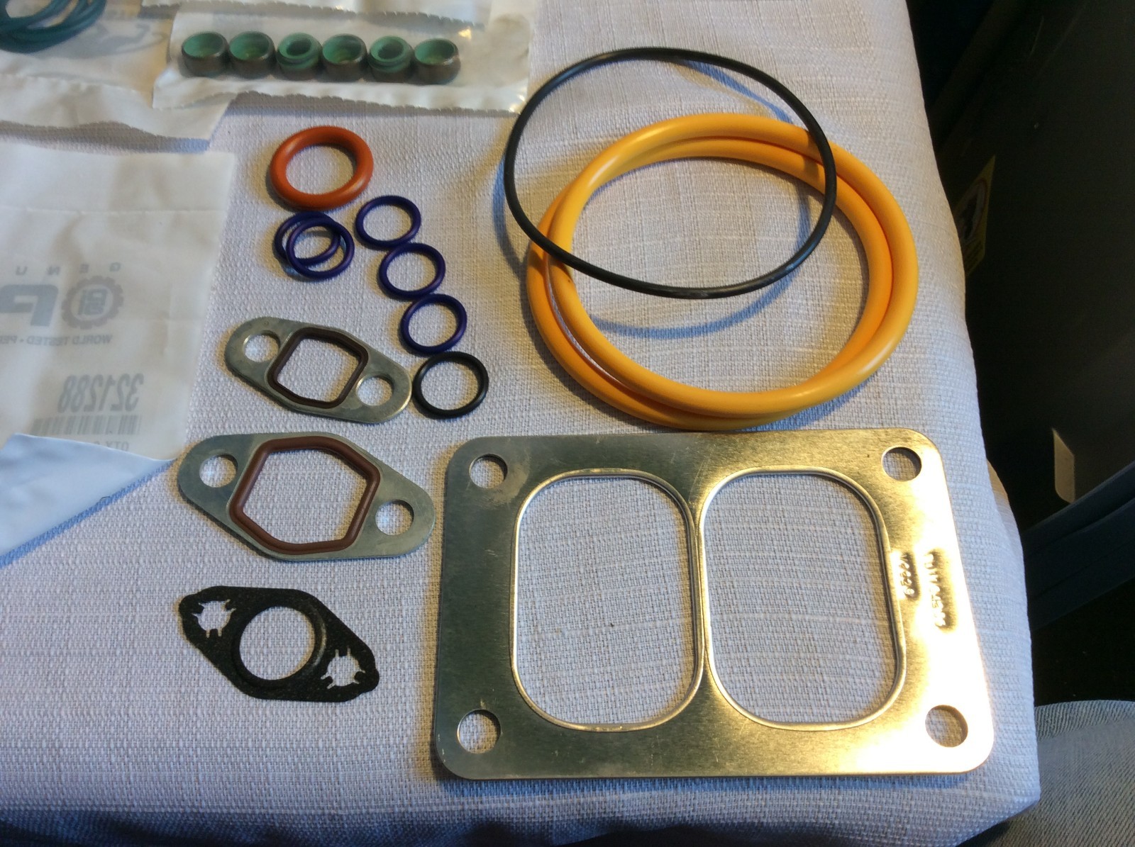 Upper Cylinder Head Gasket Kit for Caterpillar C15. #331165 Ref# 2226727 2486740
