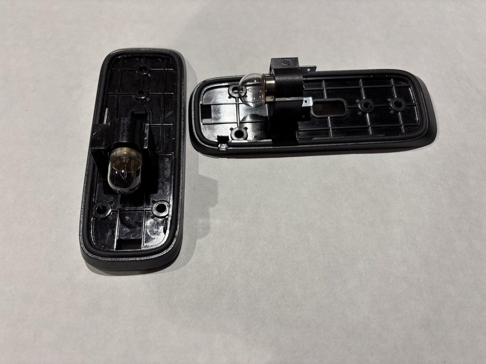 Genuine Mercedes Atego front top roof Left & right Light A0028205056 or 5156