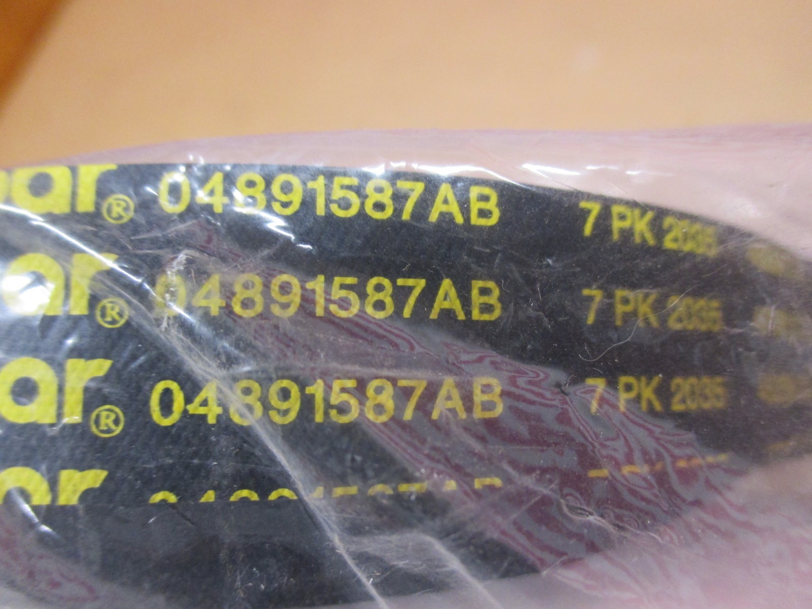 04891587AB-001 SERPENTINE DRIVE BELT MOPAR NEW