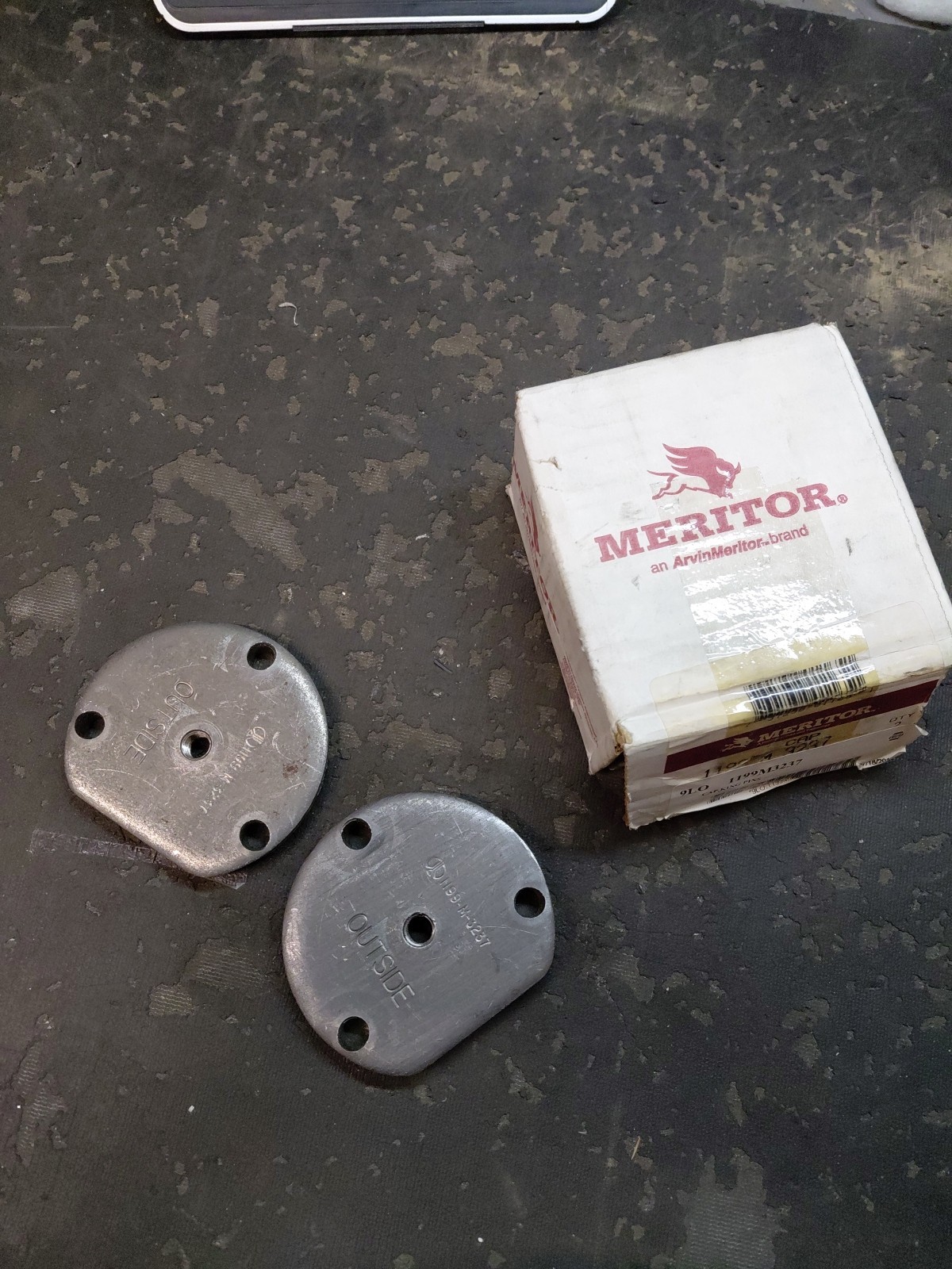 Meritor 1199 M 3237 cap King Pin Set