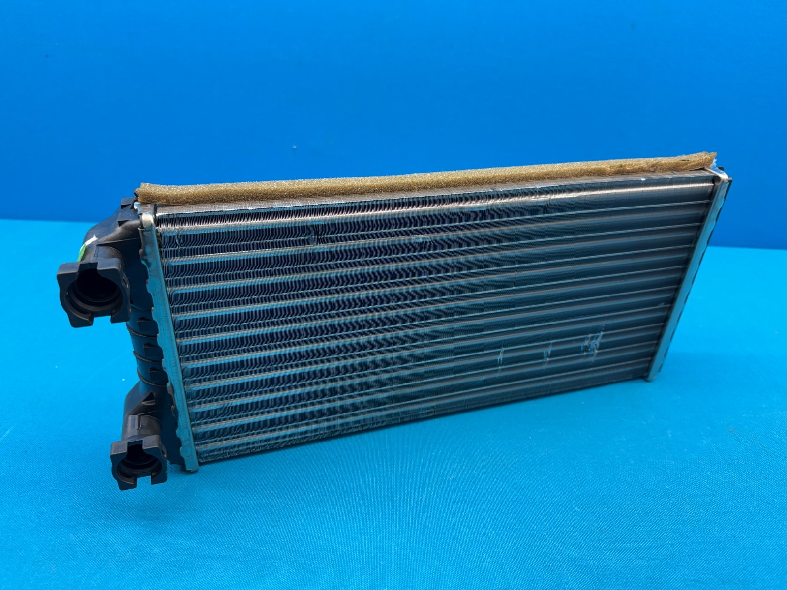 Genuine OEM Volvo 85104947 Replacement HVAC Heater Exchanger Core Assembly