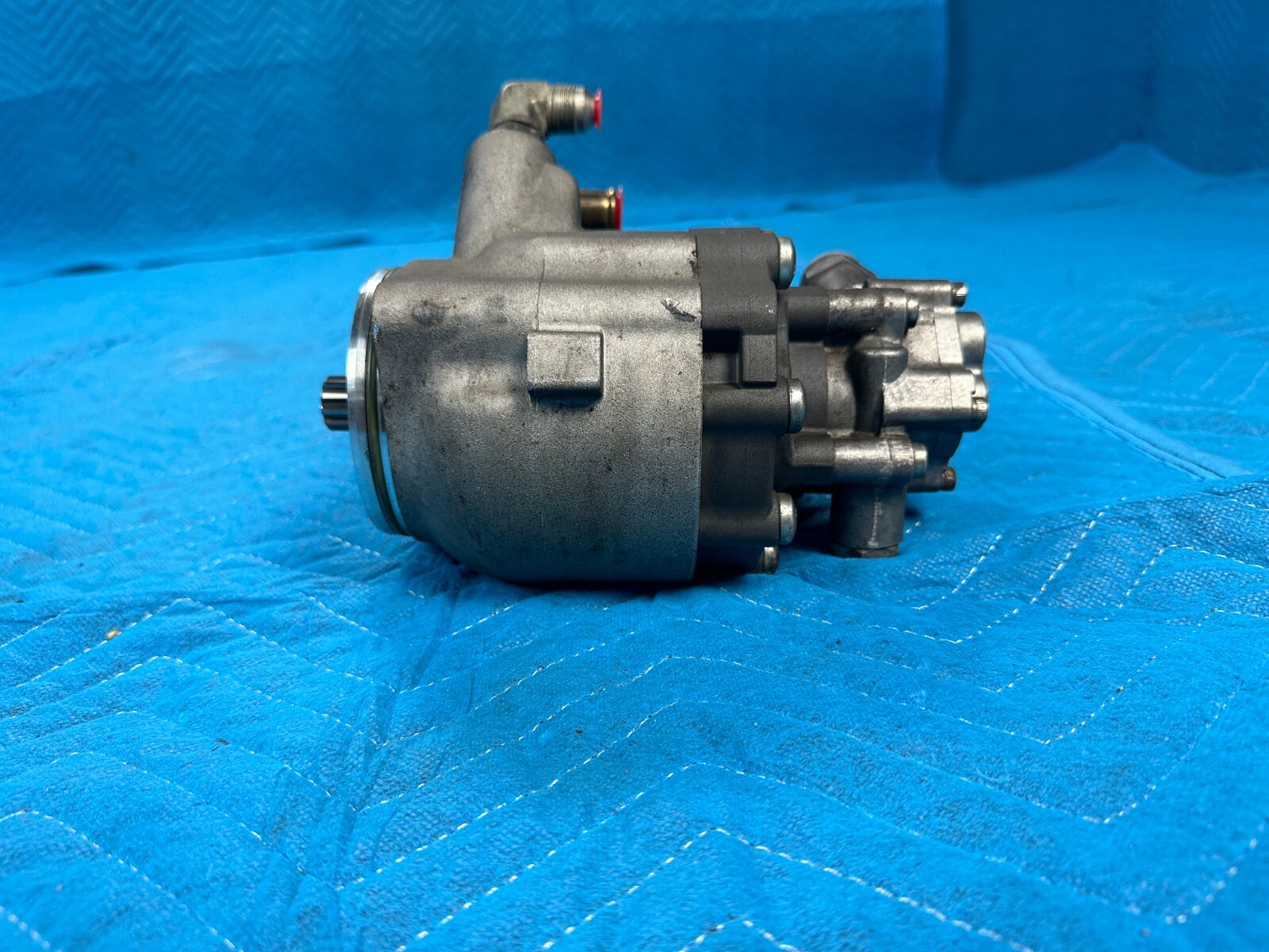 Kenworth T680 Steering and Fuel Pump Bosch 87k 2023 OEM