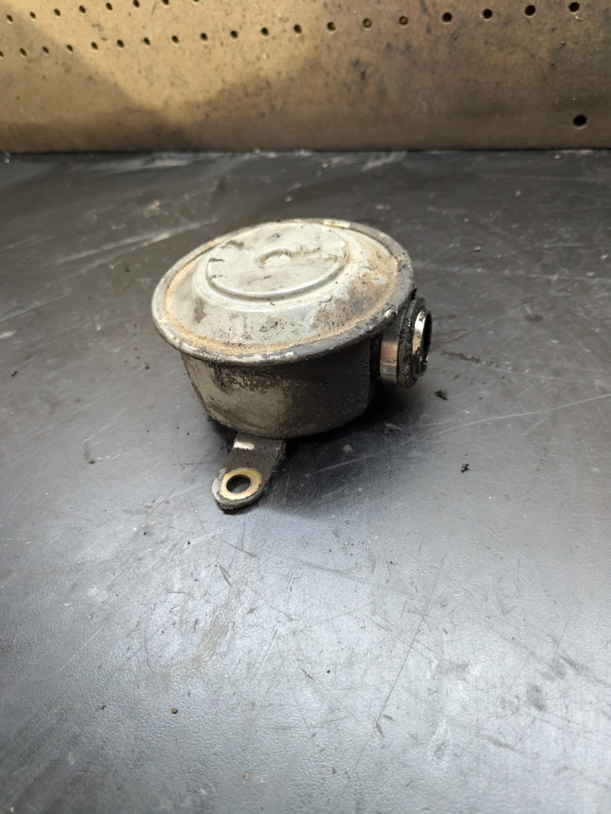 Genuine International 1805319C1 Crankcase Vent Pressure Relief Valve T444E 7.3L