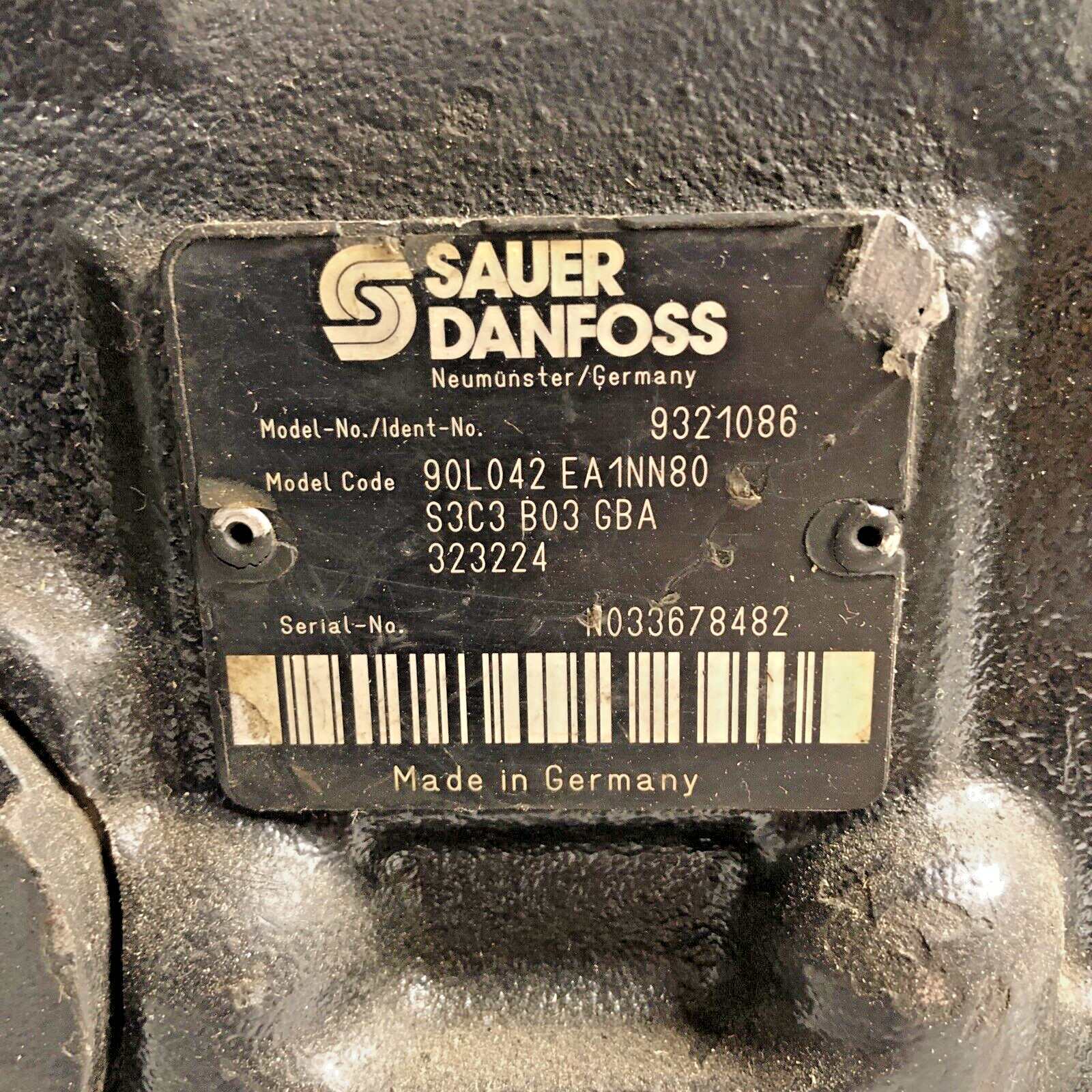 RTO Sauer Danfoss 9321086 Piston Pump; 90L042 EA1NN80; MCV111BB0502