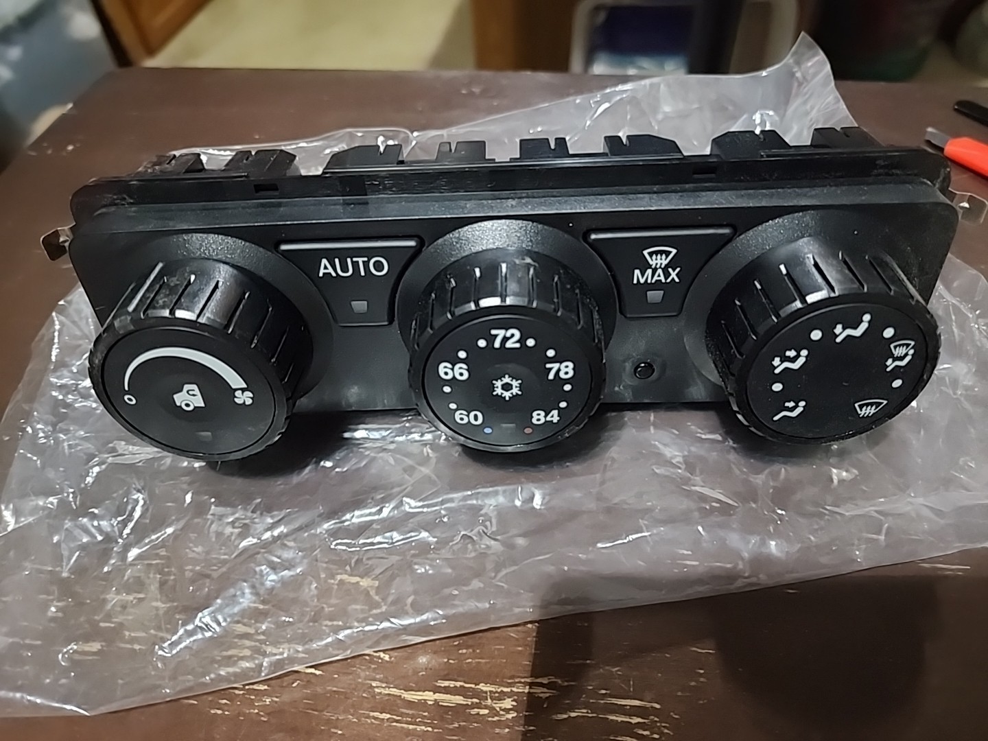 New OEM PACCAR AC CONTROL HEAD ASSEMBLY For T680 & T880 OEM PART# F21-1028-13B1