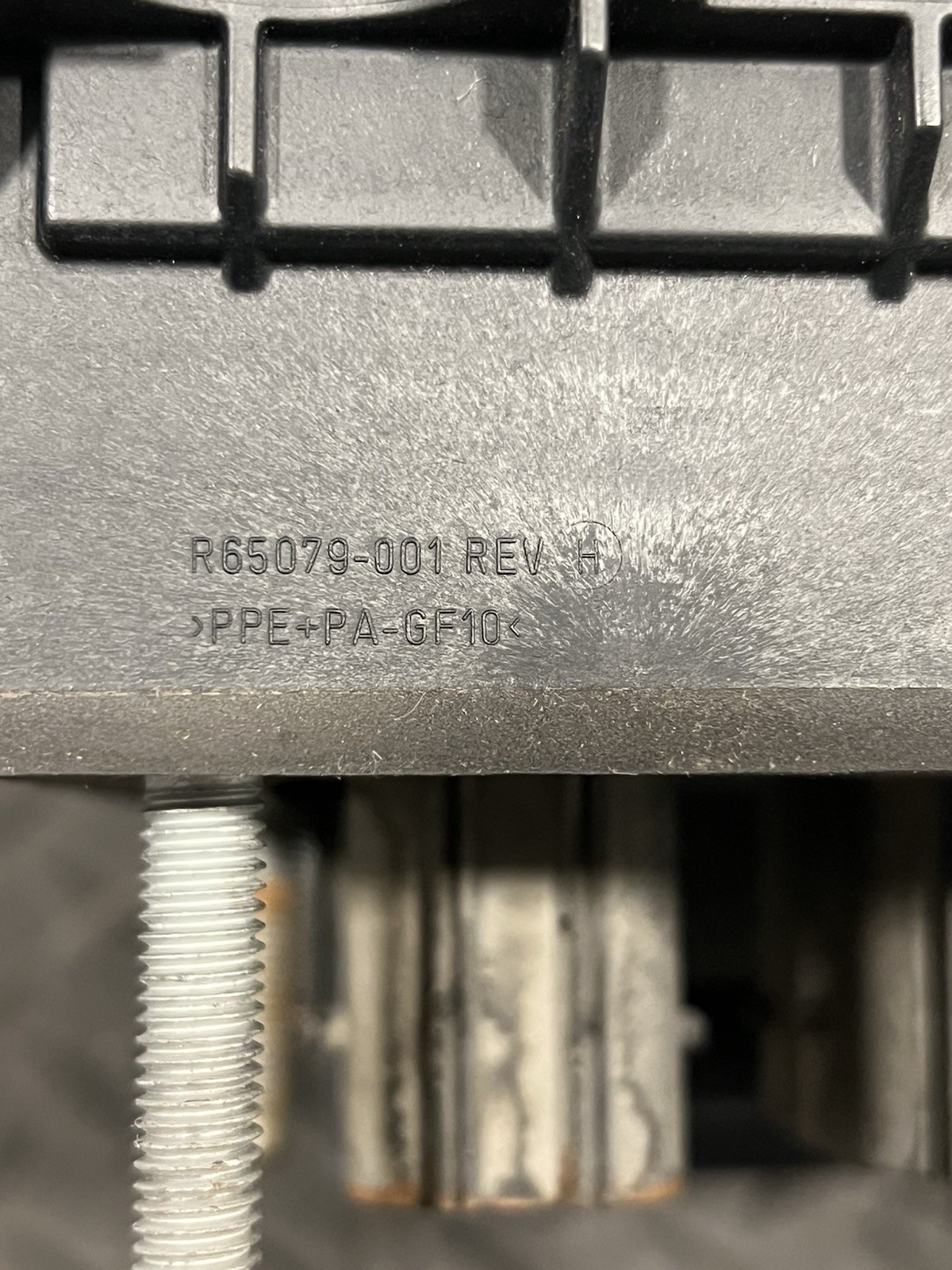 PACCAR Peterbilt Fuse Box P/N: P27-1147-0200 / S53-1293-11E (TAG#: 17428)