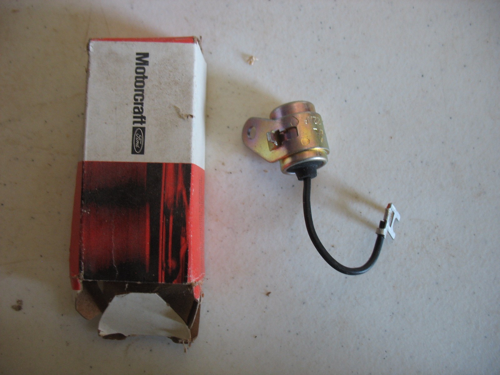 NOS Ford Motorcraft DCE-417 Dist Condenser D67Z-12300-A