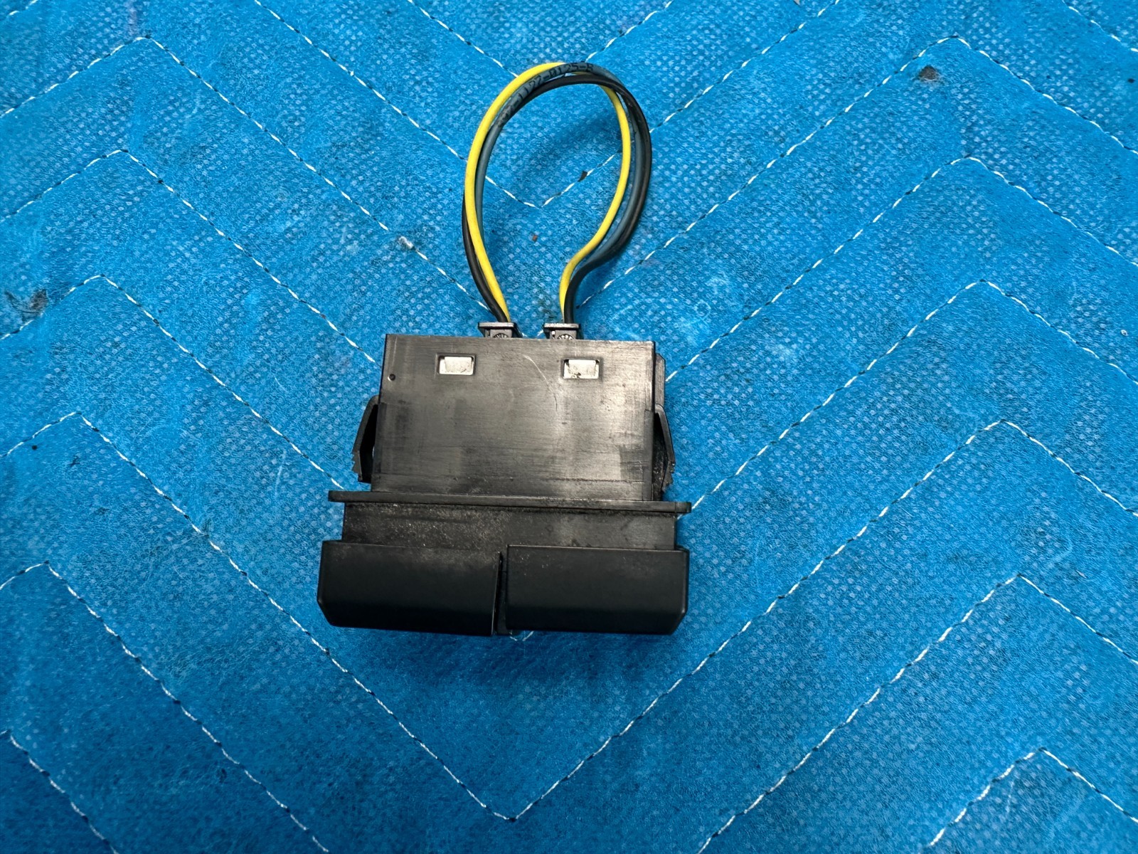 Kenworth T680 Paccar Flood Light Lamp Switch 2023 OEM