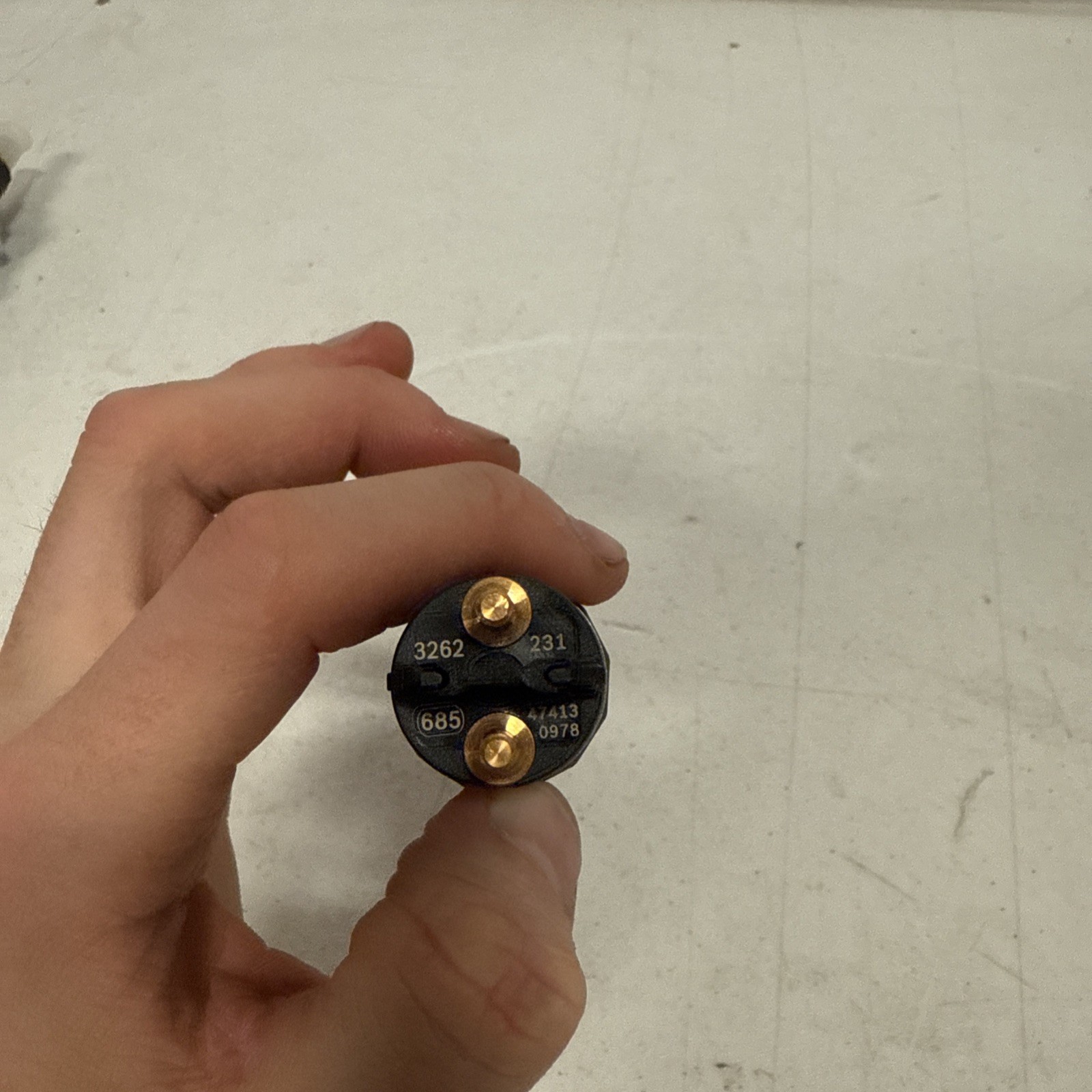 Bosch (685) Fuel Injector (F 2607) (Cummins 5263262) *NOS* NO BOX See Photos