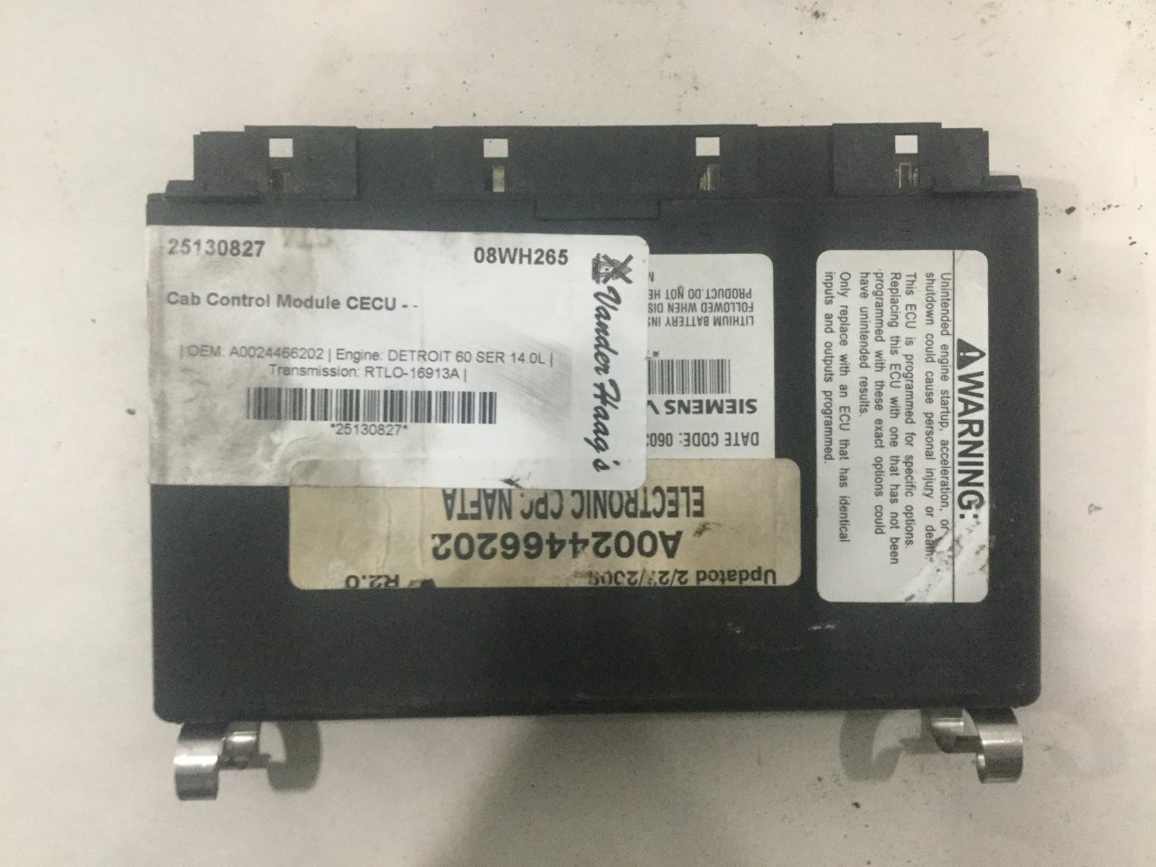 2008-2011 Freightliner CASCADIA Cab Control Module CECU – Used | P/N A0024466202
