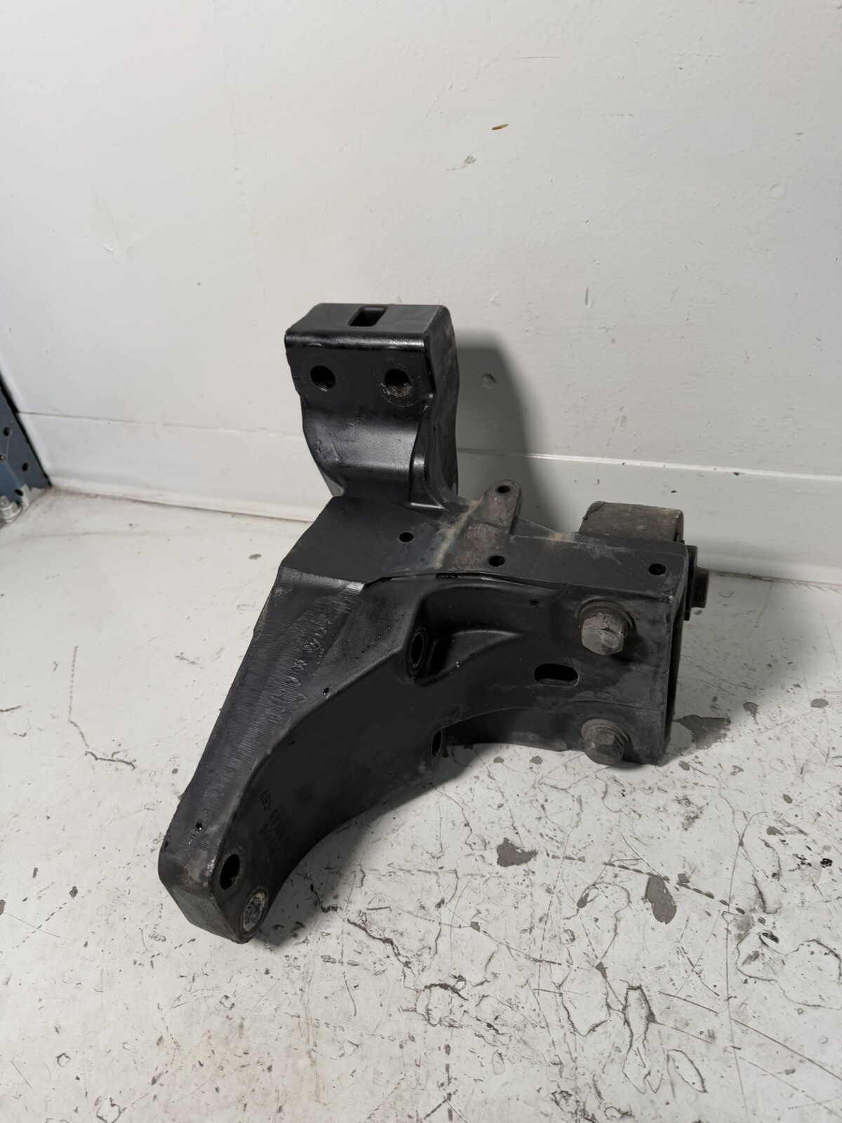 2020 PETERBILT 579 CAB MOUNT,BRACKET A85-6136