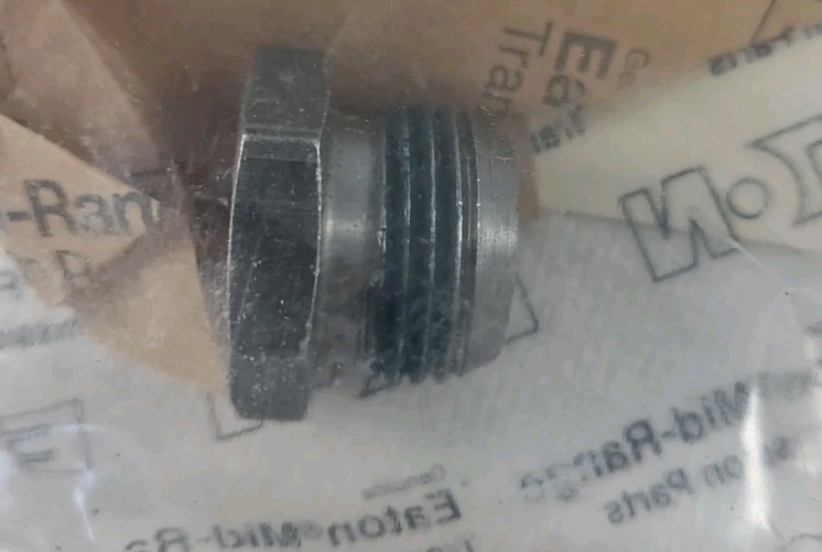 Eaton Fuller 23009 Plug — Hex Head SPL