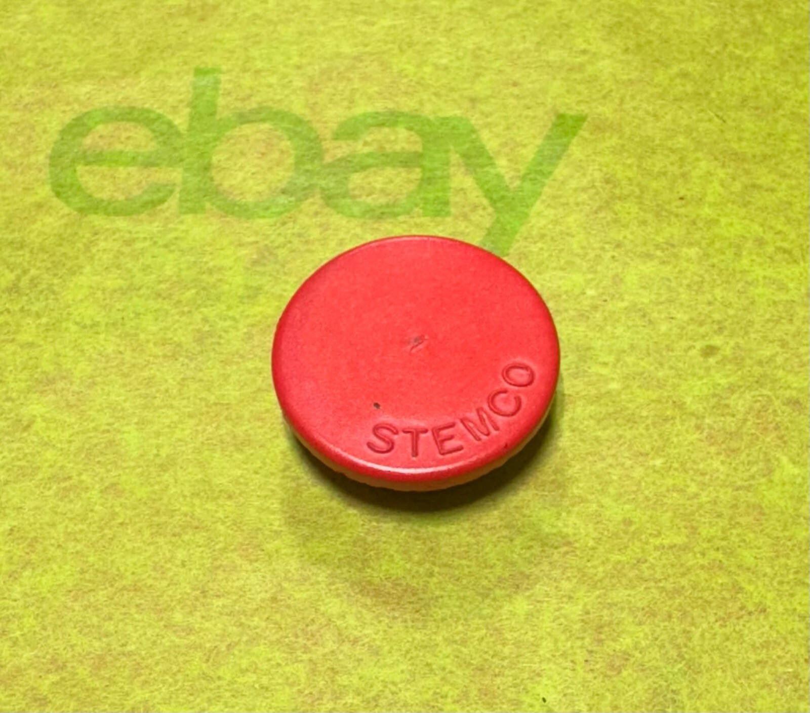 359-5915 / 3595915 Genuine Stemco 3/4 Inch Red Hub Cap Plug – New