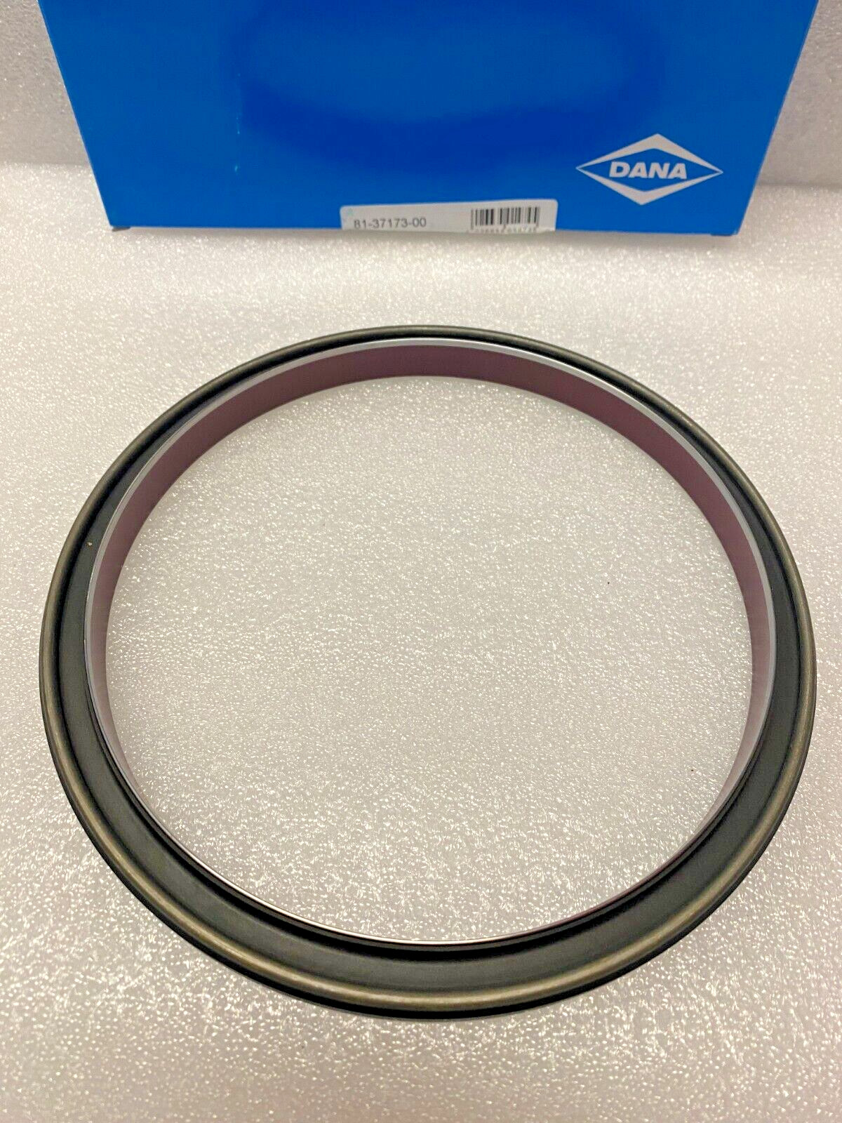 Paccar Crankshaft Seal 1876190PE MADE IN GERMANY