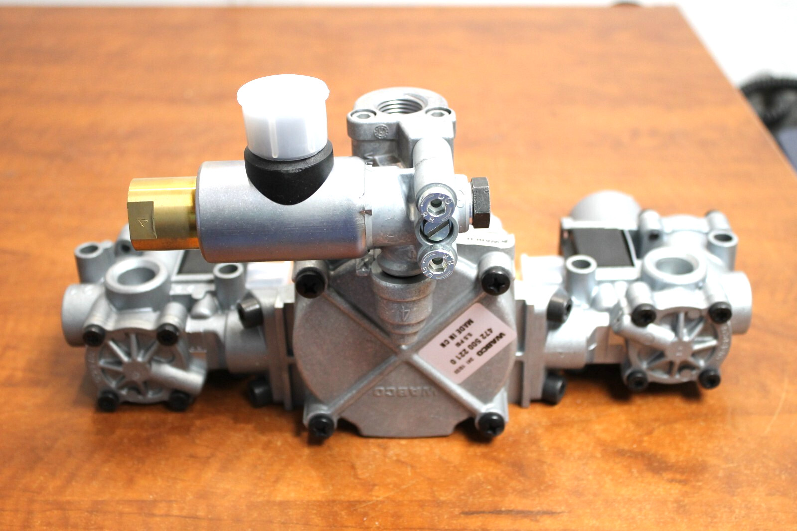 Meritor Wabco 4725002210 Axle Brake Relay Valve Assembly