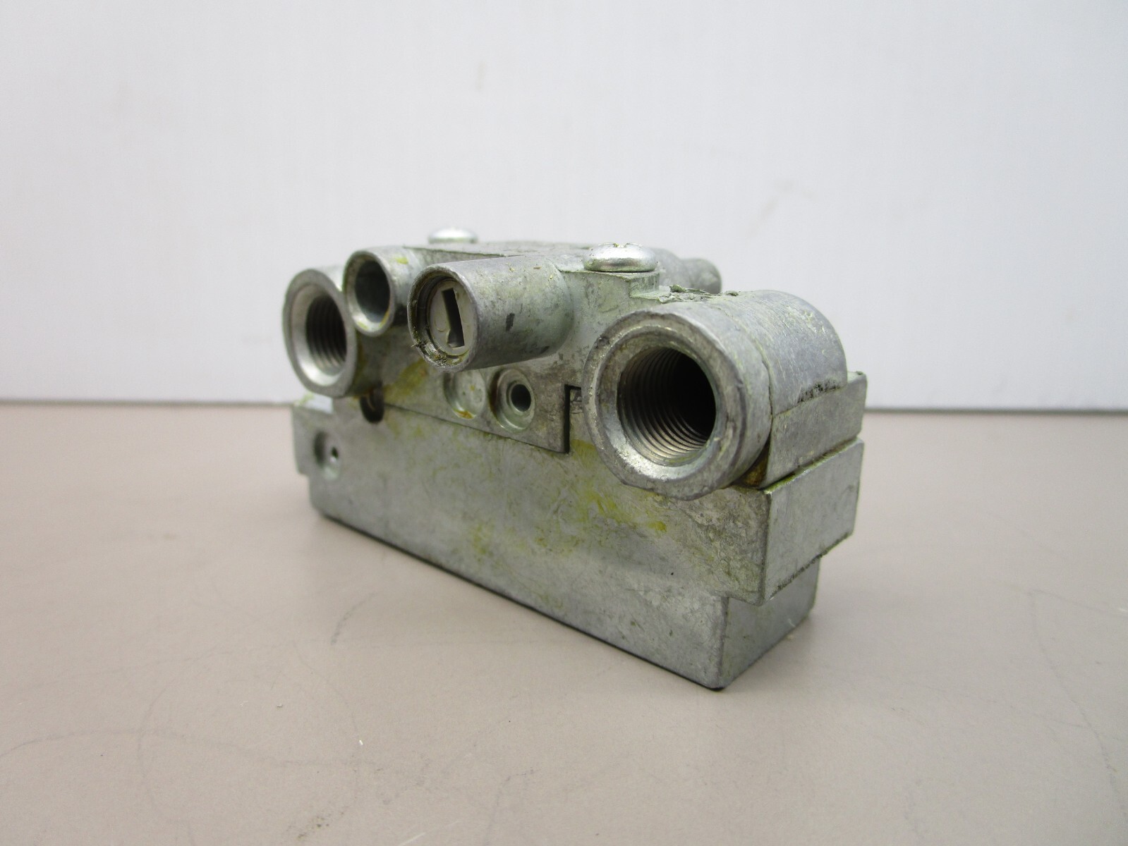 Sprague Pneumatic windshield Wiper Motor Air Control Valve Switcher Section