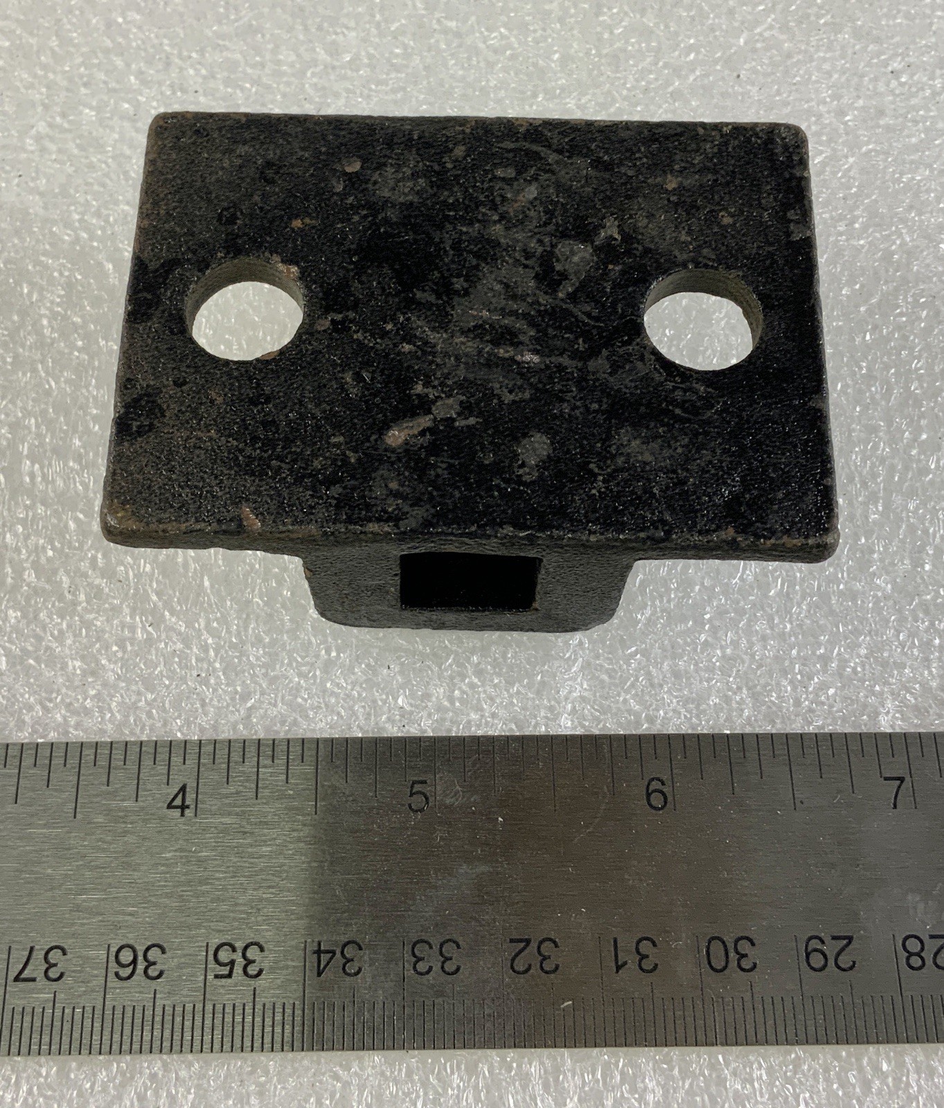 (1 PC) BETTS : FLAP HANGER P/N: B711 711 BTS-711 – NEW OLD STOCK