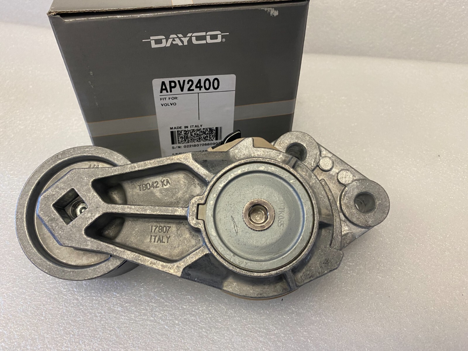 Volvo D13 a/c belt tensioner 23669027 DAYCO Made in Italy