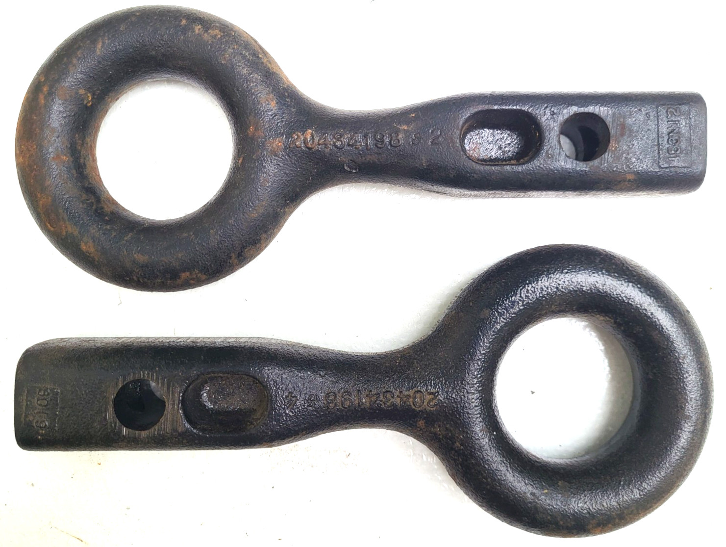 Volvo VNL Truck Tow Hook Pair Towing Recovery Eye OEM 20434198