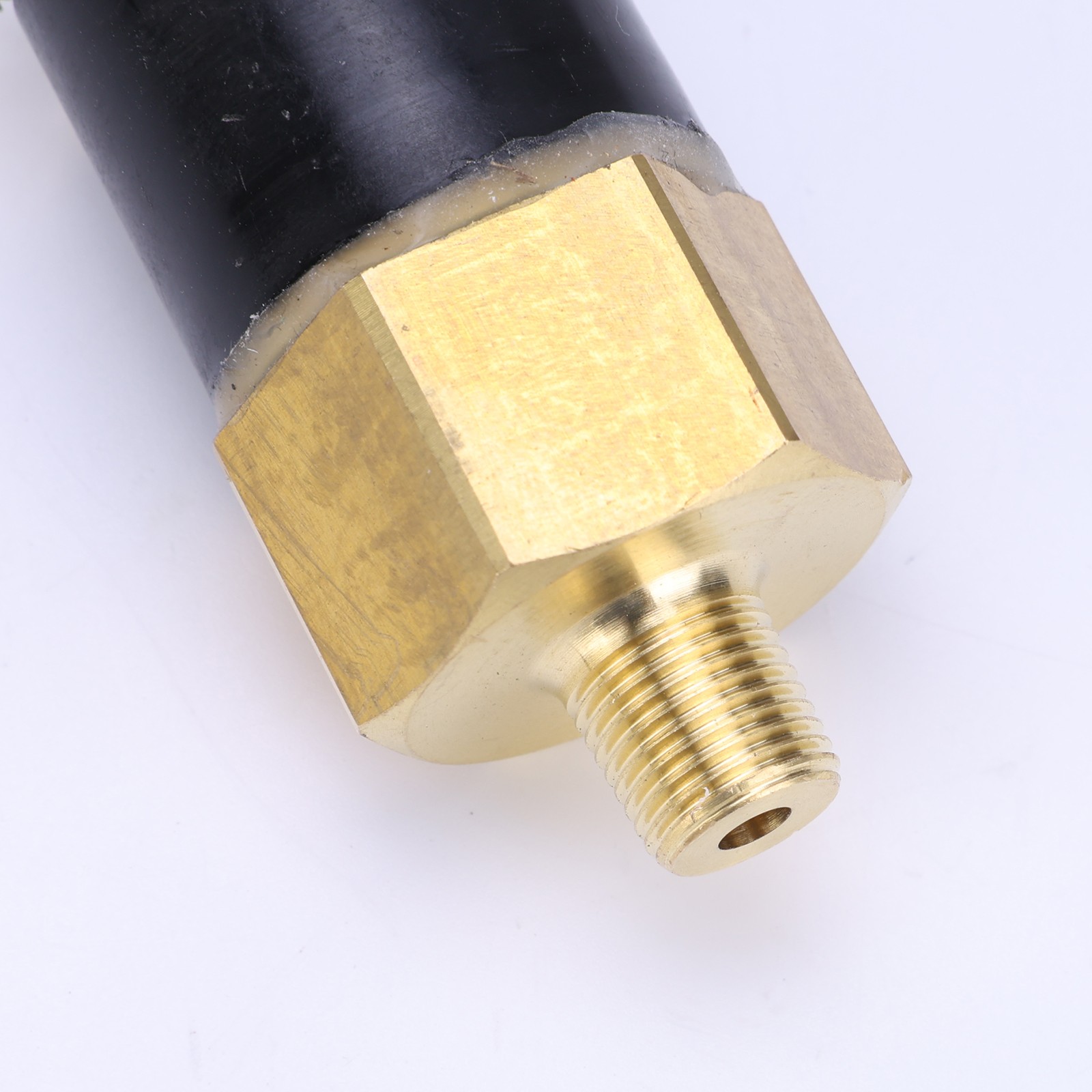 Engine Oil Pressure Sensor Switch for Detroit Replace 23520023