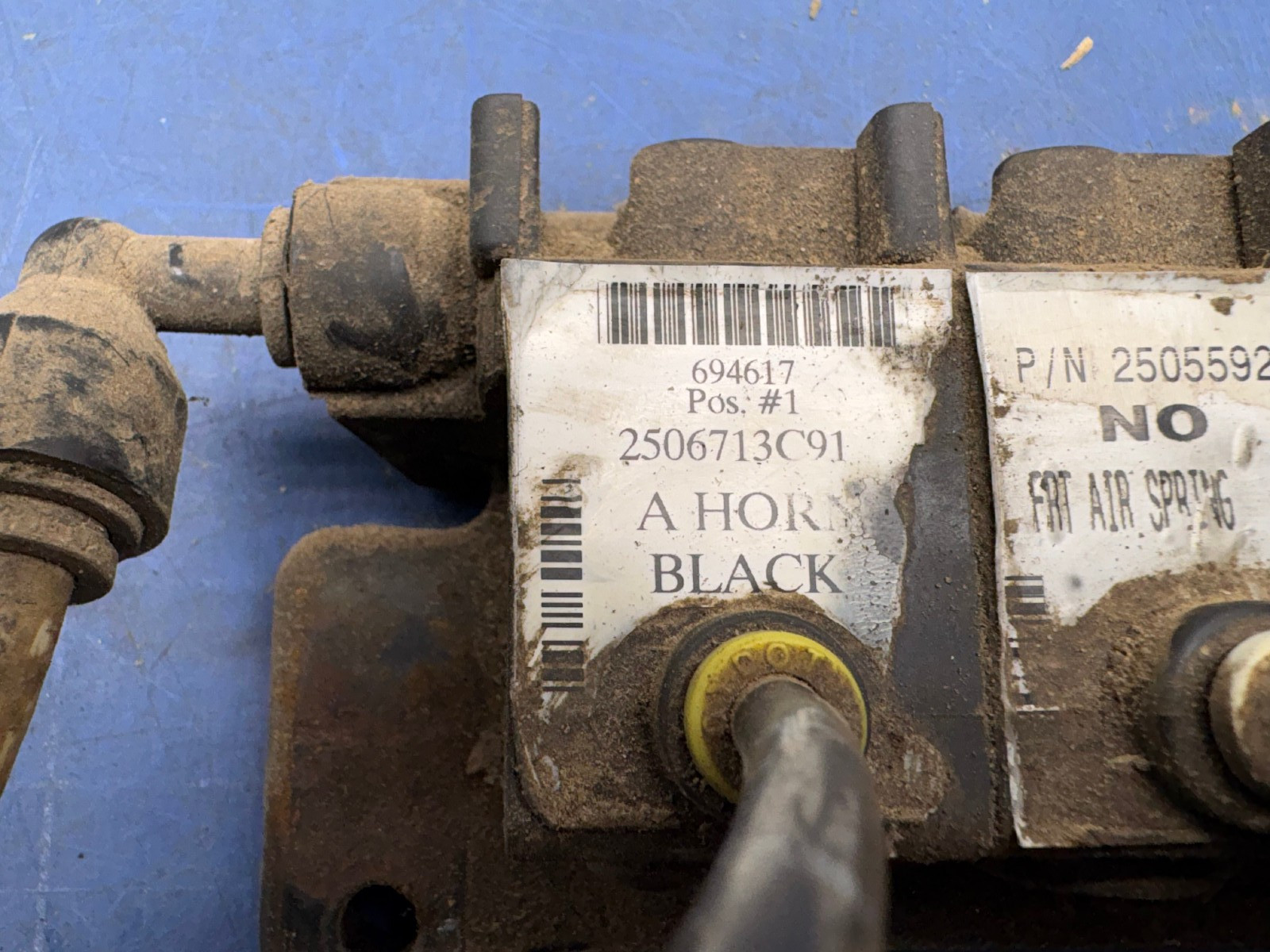 2007 IH PROSTAR PREMIUM AIR VALVE SOLENOID 2506713C91, 2505592C1, & 2506711C91