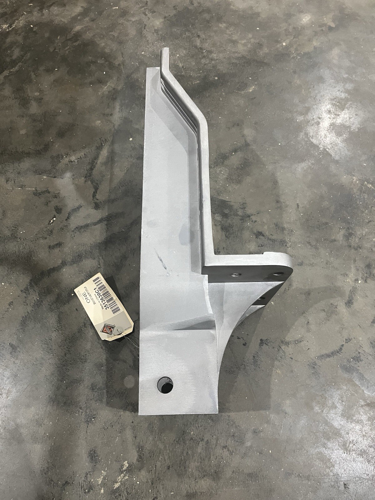 LH Cab Mounting Bracket 3513630C1