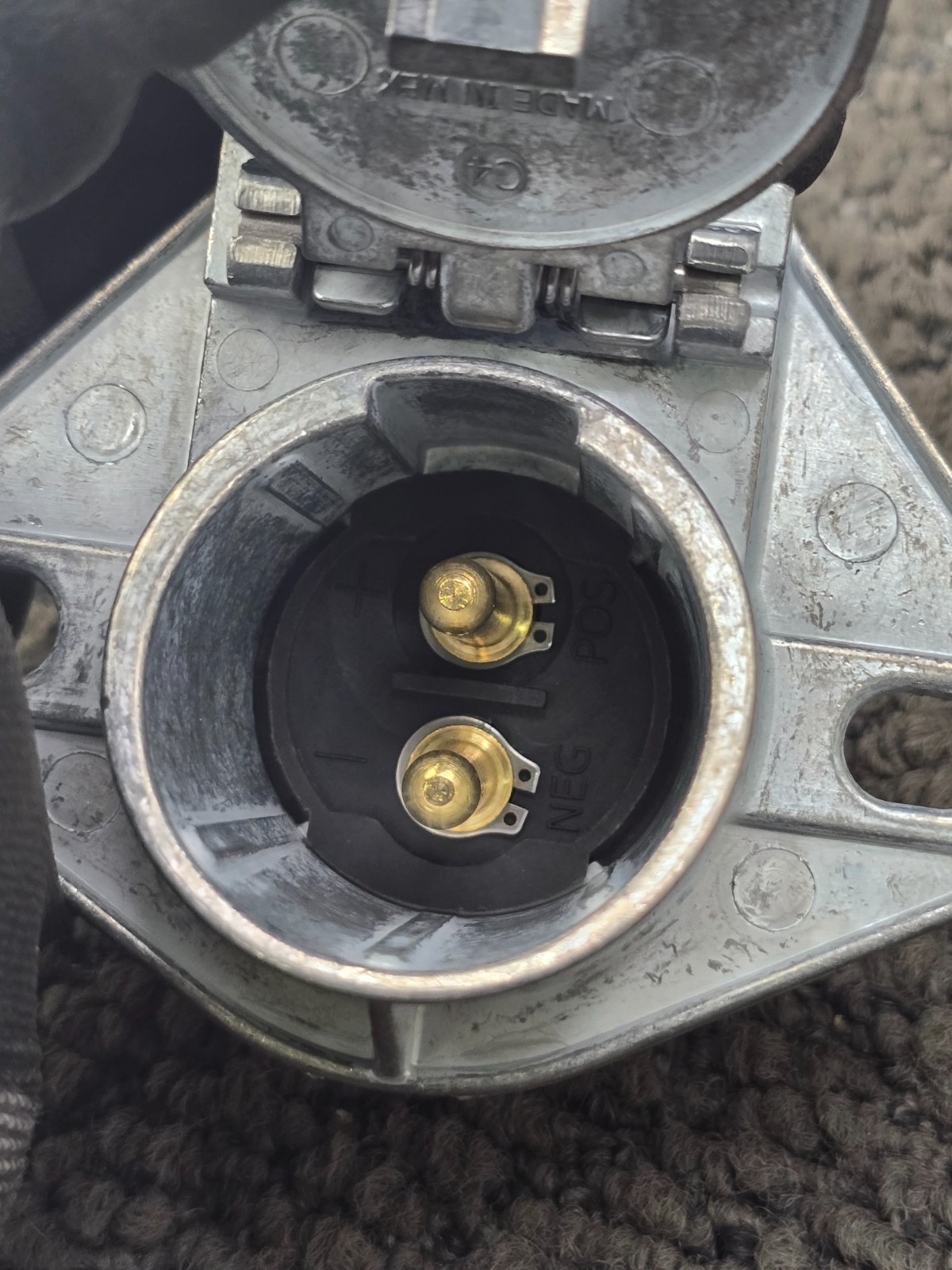 PHILLIPS 15-328: AUXILIARY VERTICAL DUAL POLE SOCKET ZINC DIE CAST