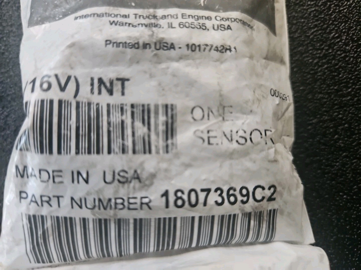INTERNATIONAL ENGINE OIL PRESSURE SENSOR – 1807369C2 – OEM – NEW