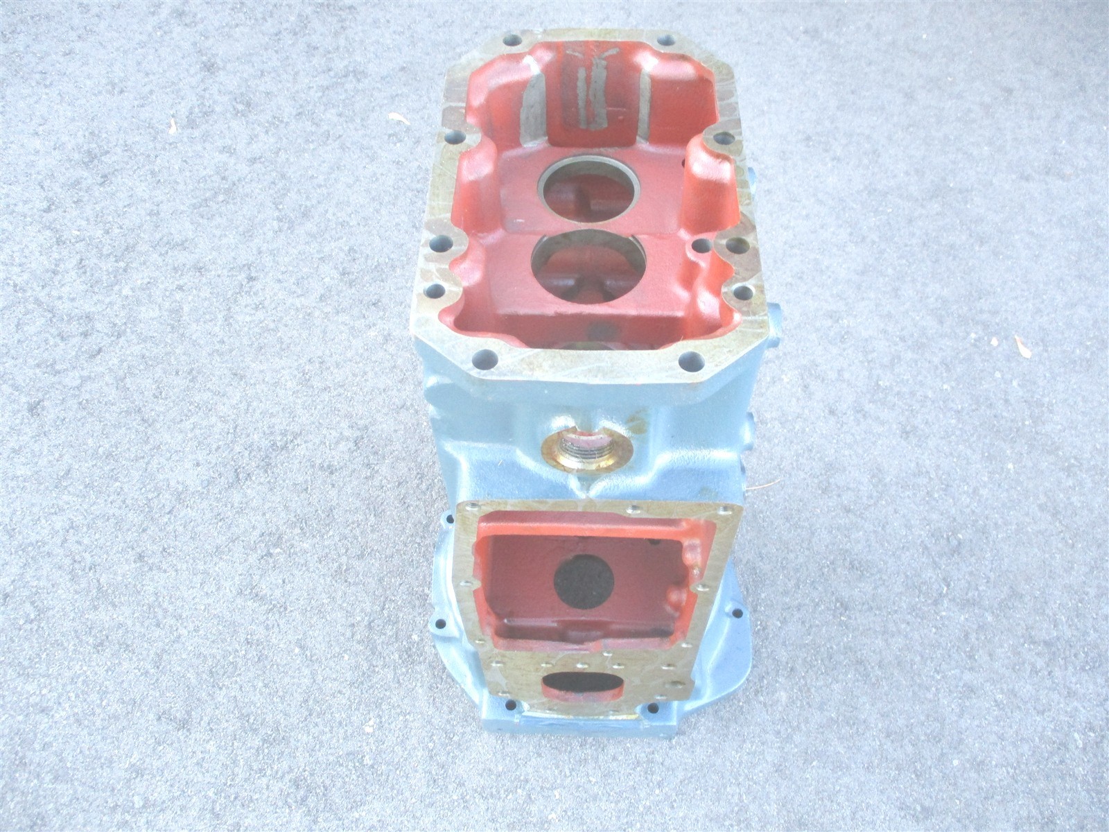 32440-14130 GENUINE KUBOTA CLUTCH HOUSING L3250DT L3250F