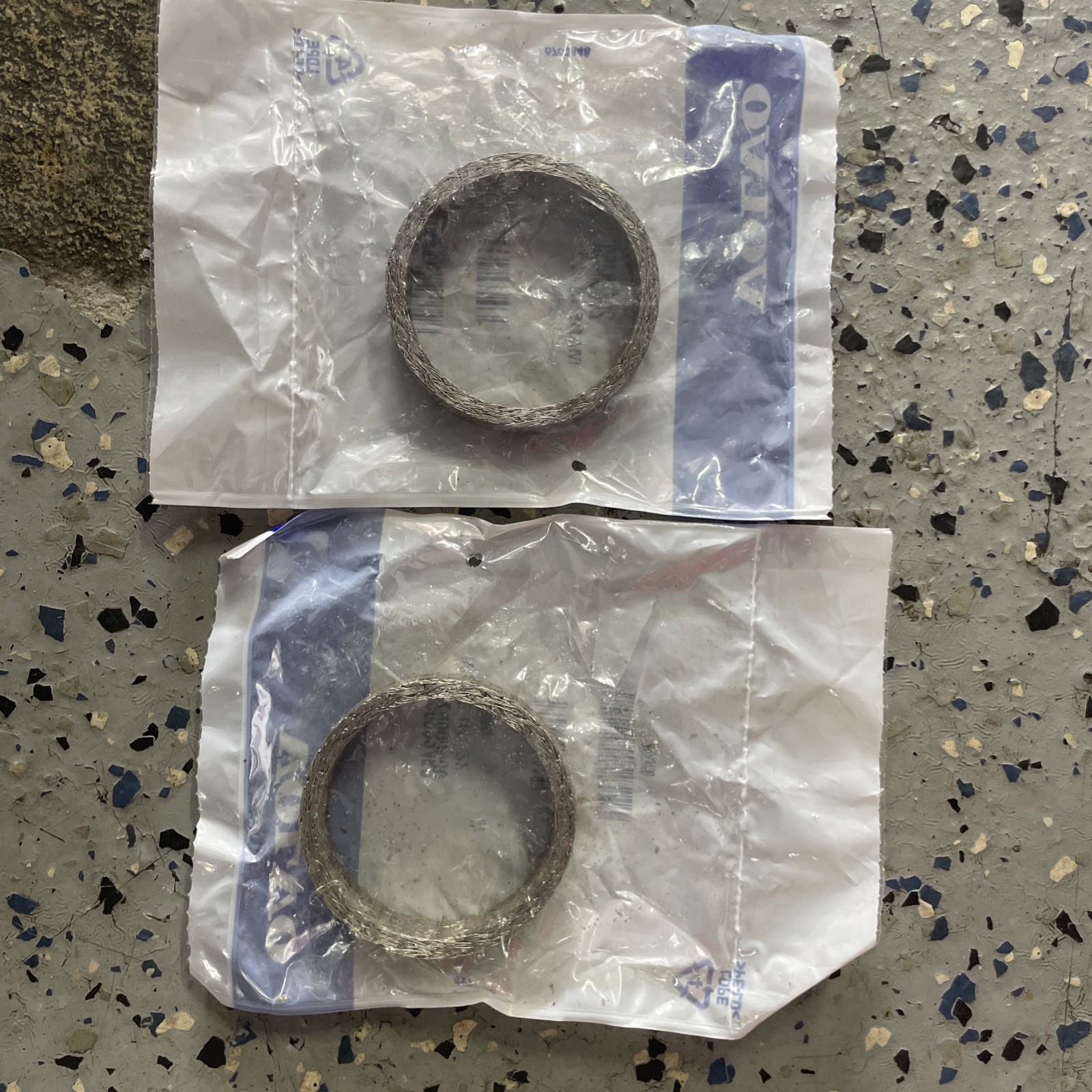 20883450-Genuine OEM Mack/Volvo Exhaust Manifold Gasket Set Of 2