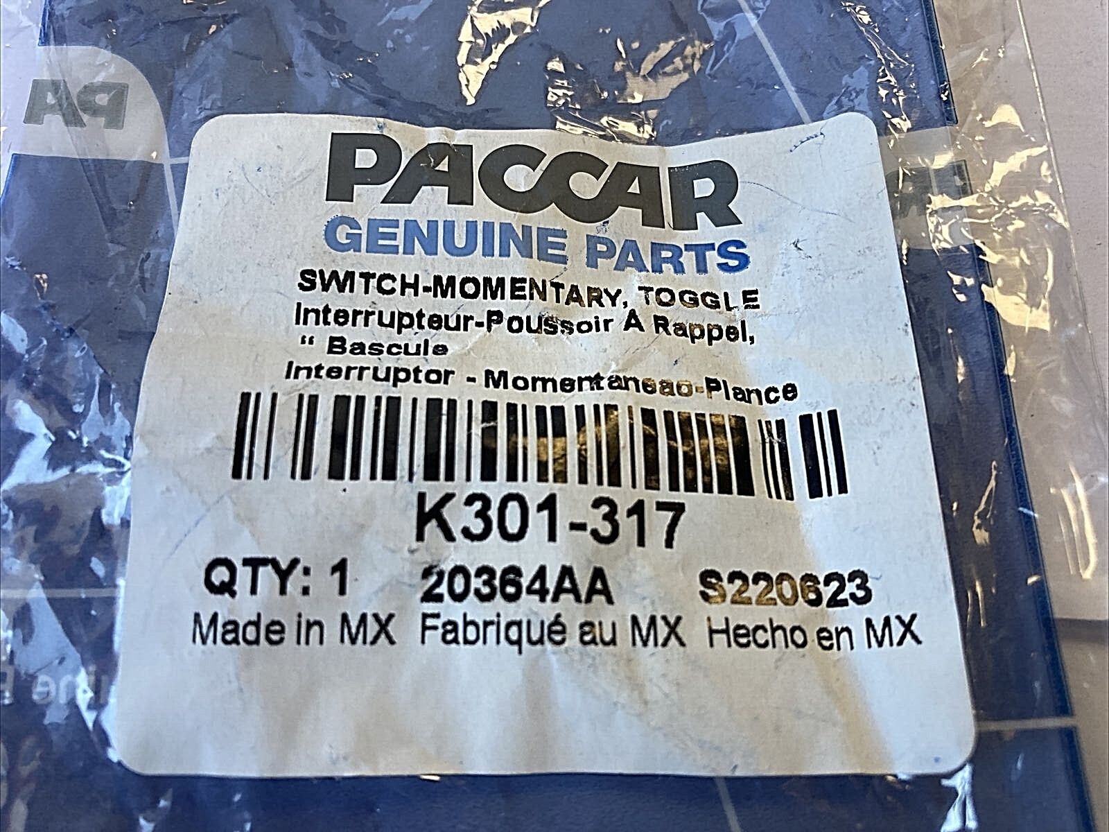 ~ NEW GENUINE OEM PACCAR KENWORTH MOMENTARY TOGGLE SWITCH ~~ K301-317