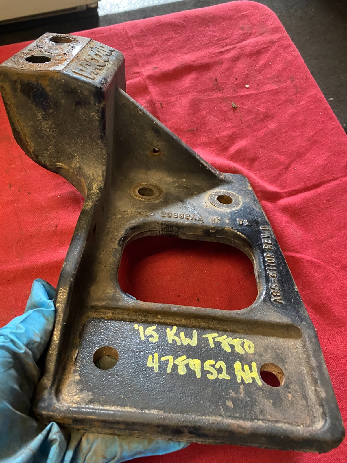 PACCAR Kenworth T680 cab mount bracket A85-6110R PASSENGER RH