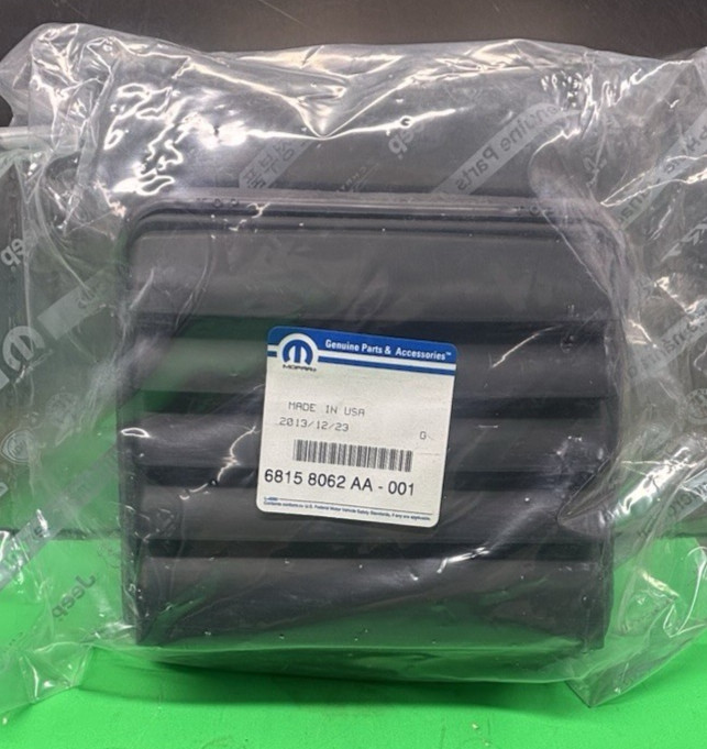 OEM MOPAR 68158062AA BODYSIDE APERTURE EXHAUSTER 12-2014 RAM 3500 4500 5500🚛FS