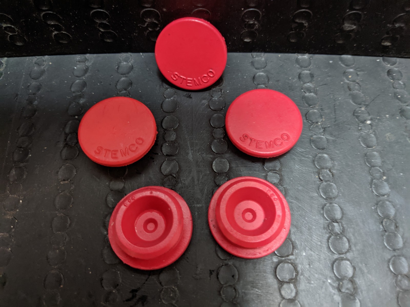 LOT of 5 STEMCO 3/4 inch HUB SEAL CAP PLUG 359 5915 / 3595915 – NEW ORIGINAL OEM