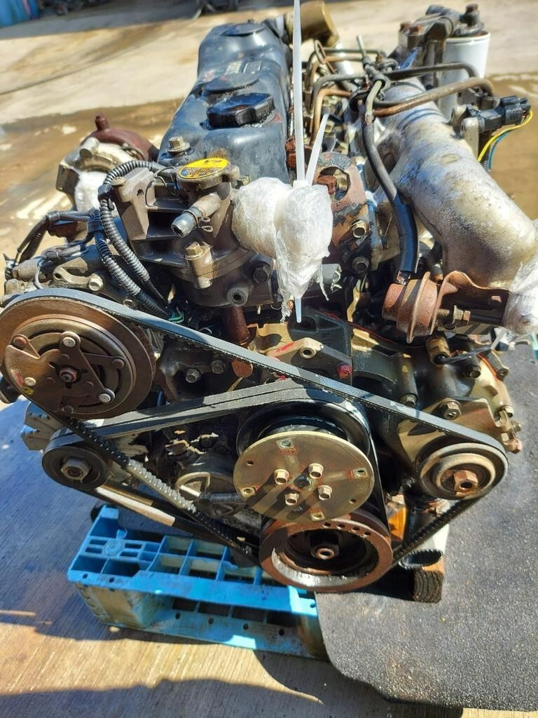 **REAR DRIVE SHAFT, 3 PIECES** MITSUBISHI FUSO 2017 FEC52S 3,0L DIESEL AT