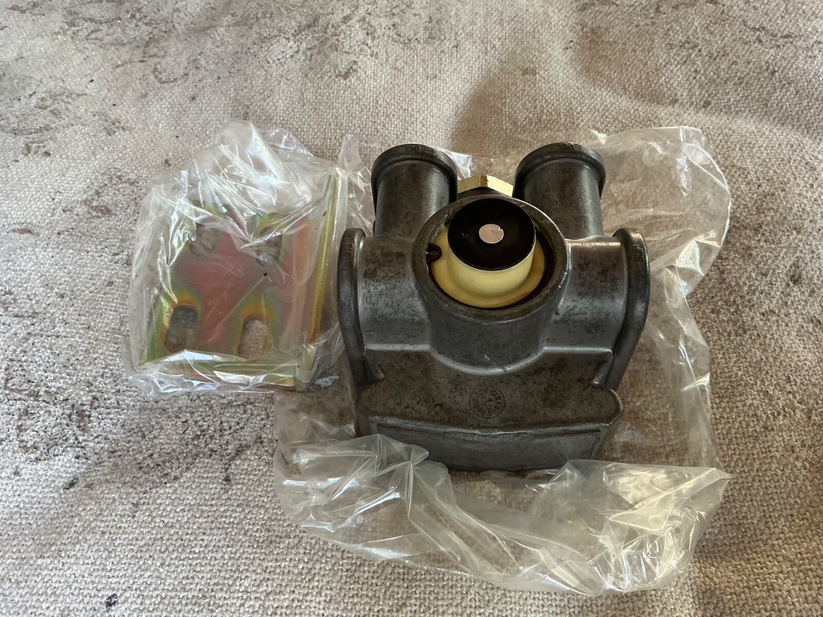 Tramec Sloan 401169 Valve R14 Relay Horizontal