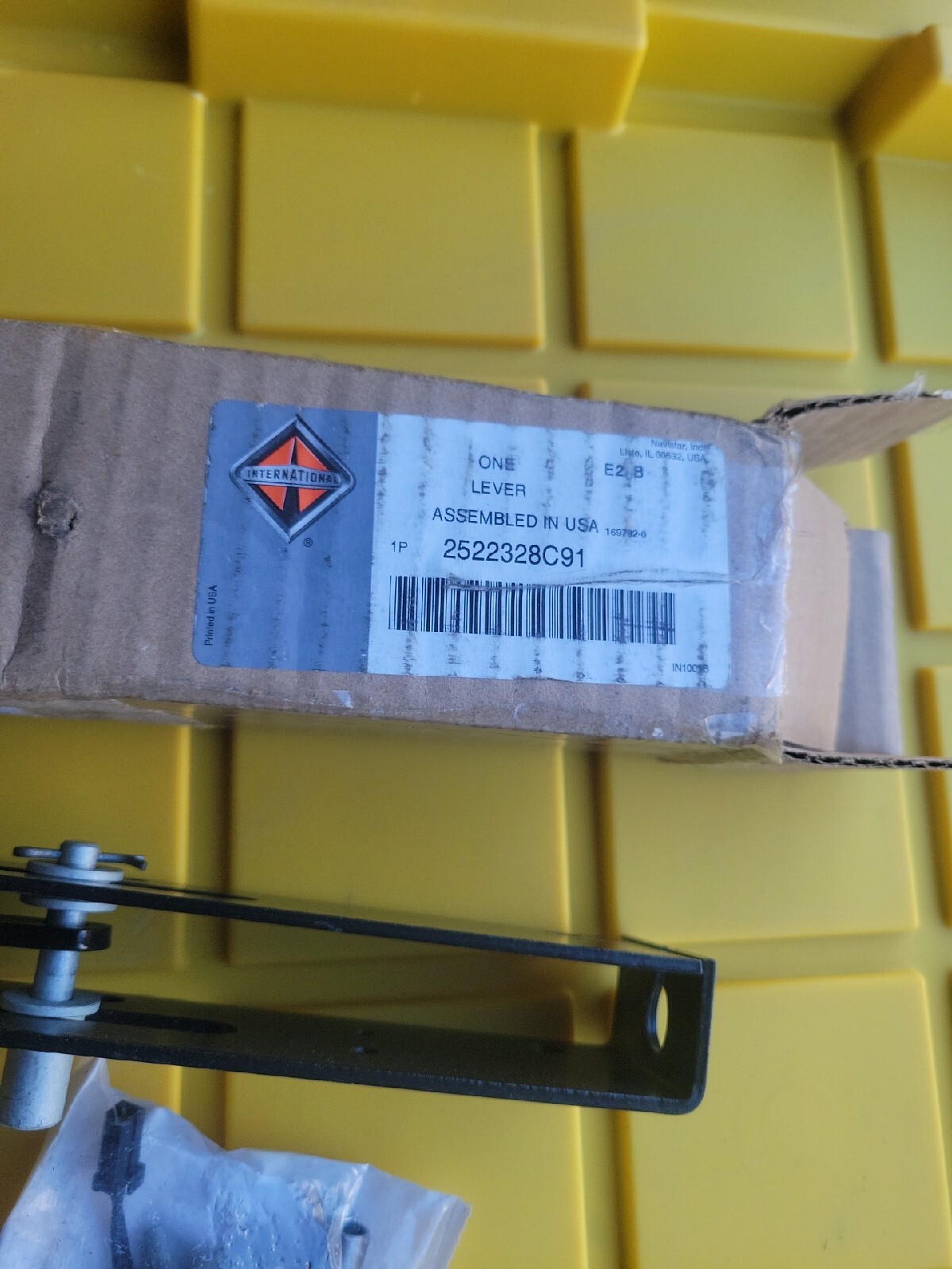 Navistar International 2522328C91Lever Park Brake Assembly