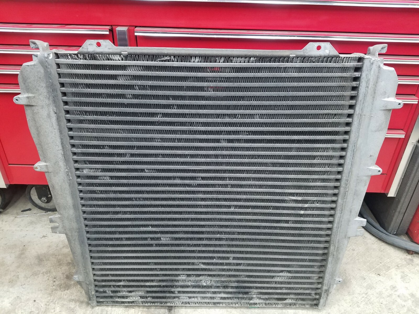 BEHR CHARGE AIR COOLER BHT-D5472 FRIEGHTLINER F70 INTERCOOLER